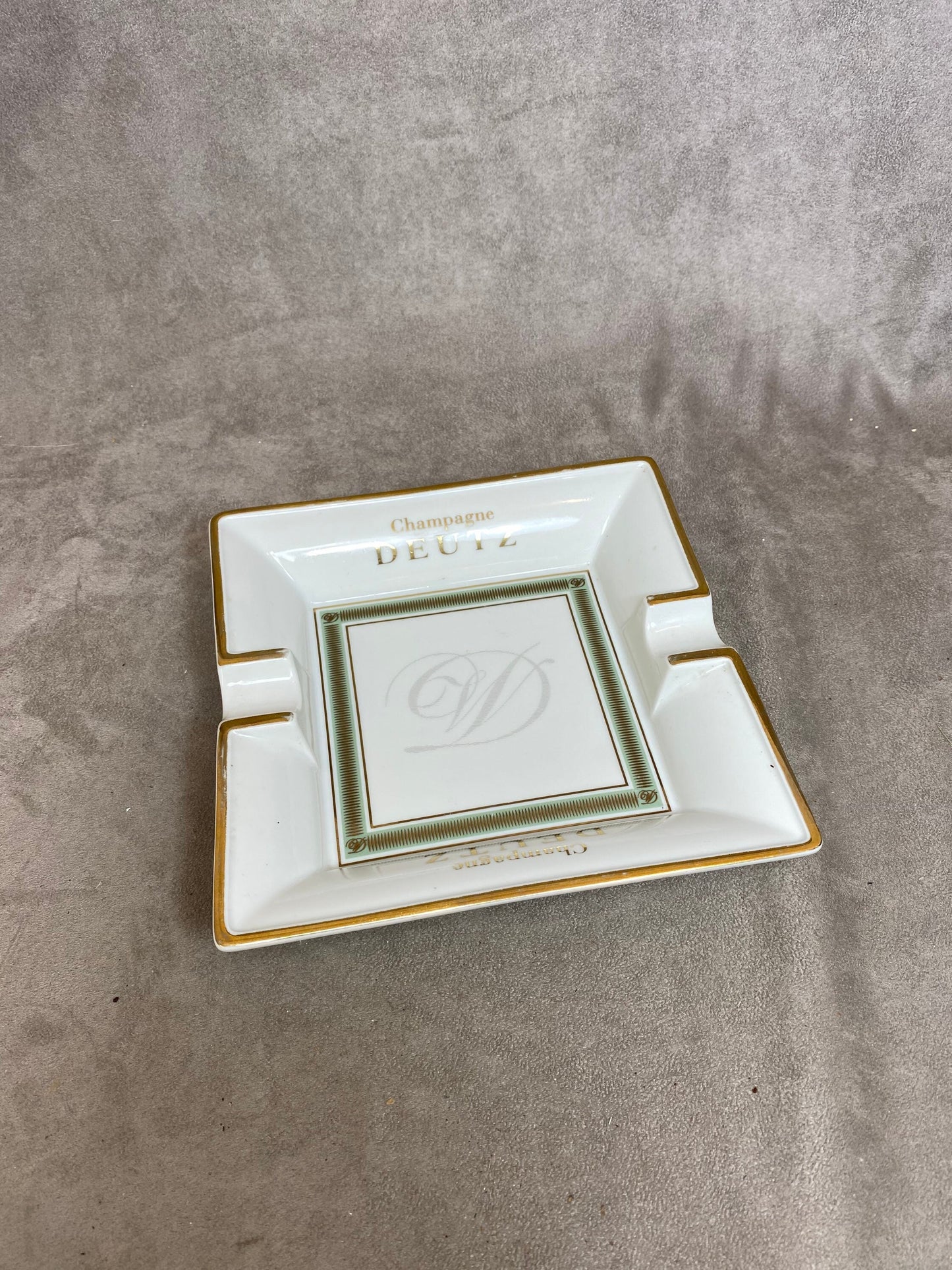 RARE Magnifique Cendrier Deutz en porcelaine blanche Made in France Années 1980