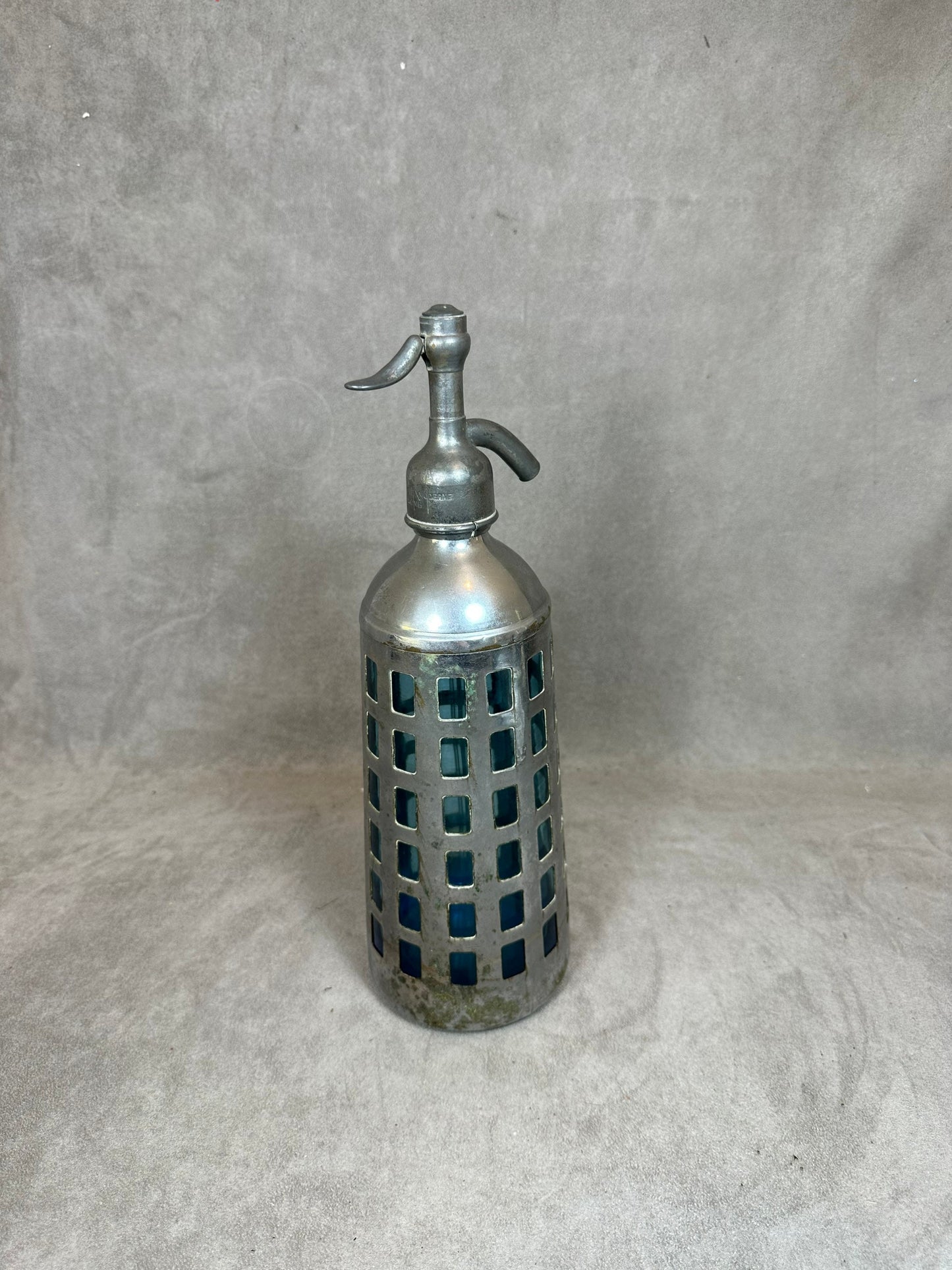 RARE Siphon à eau de seltz vintage en verre bleu cerclé de métal Gazo-Siphon etain sans plomb Made in France