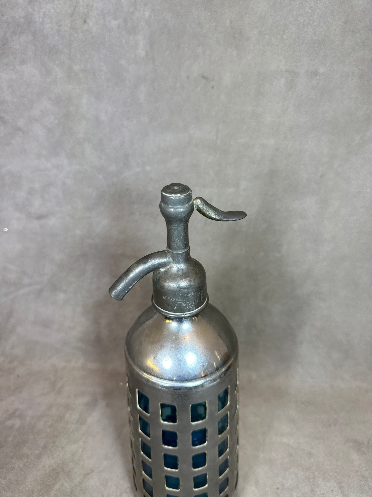 RARE Siphon à eau de seltz vintage en verre bleu cerclé de métal Gazo-Siphon etain sans plomb Made in France