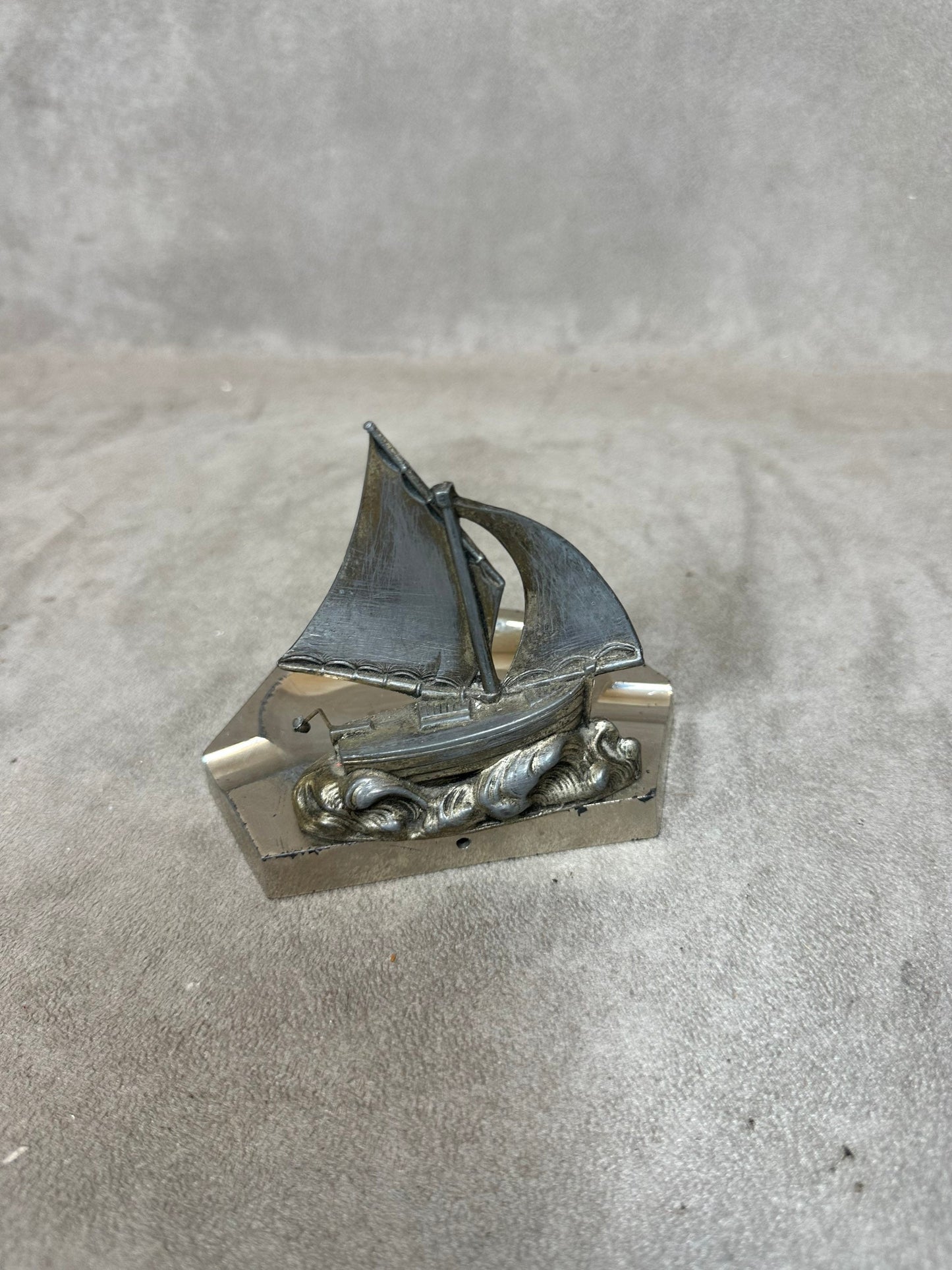 Aschenbecher aus Metall, Boot auf dem Meer, Made in France, Vintage 1970
