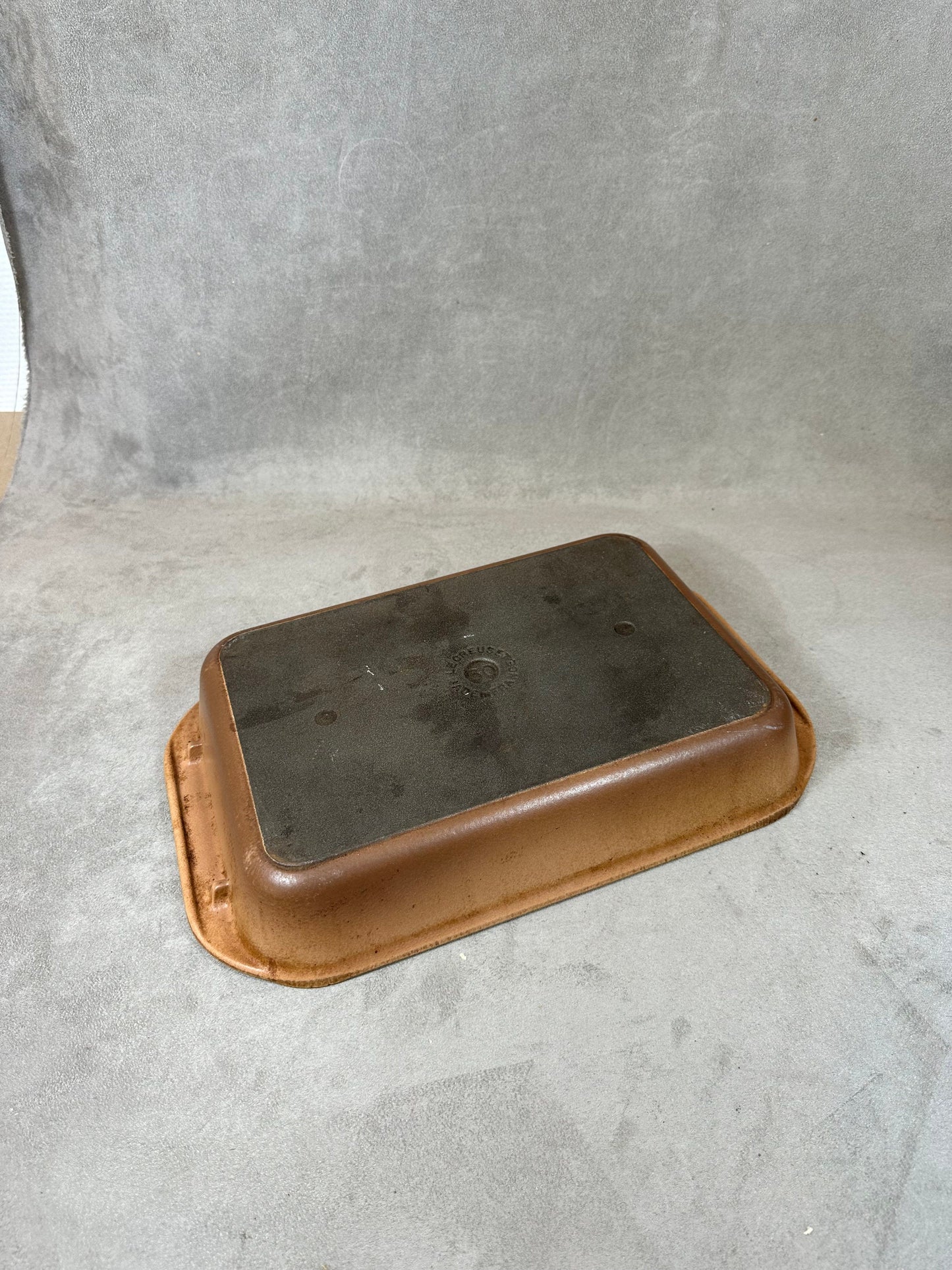 Plat en fonte marron Le Creuset Cousance vintage Made in France Années 1980