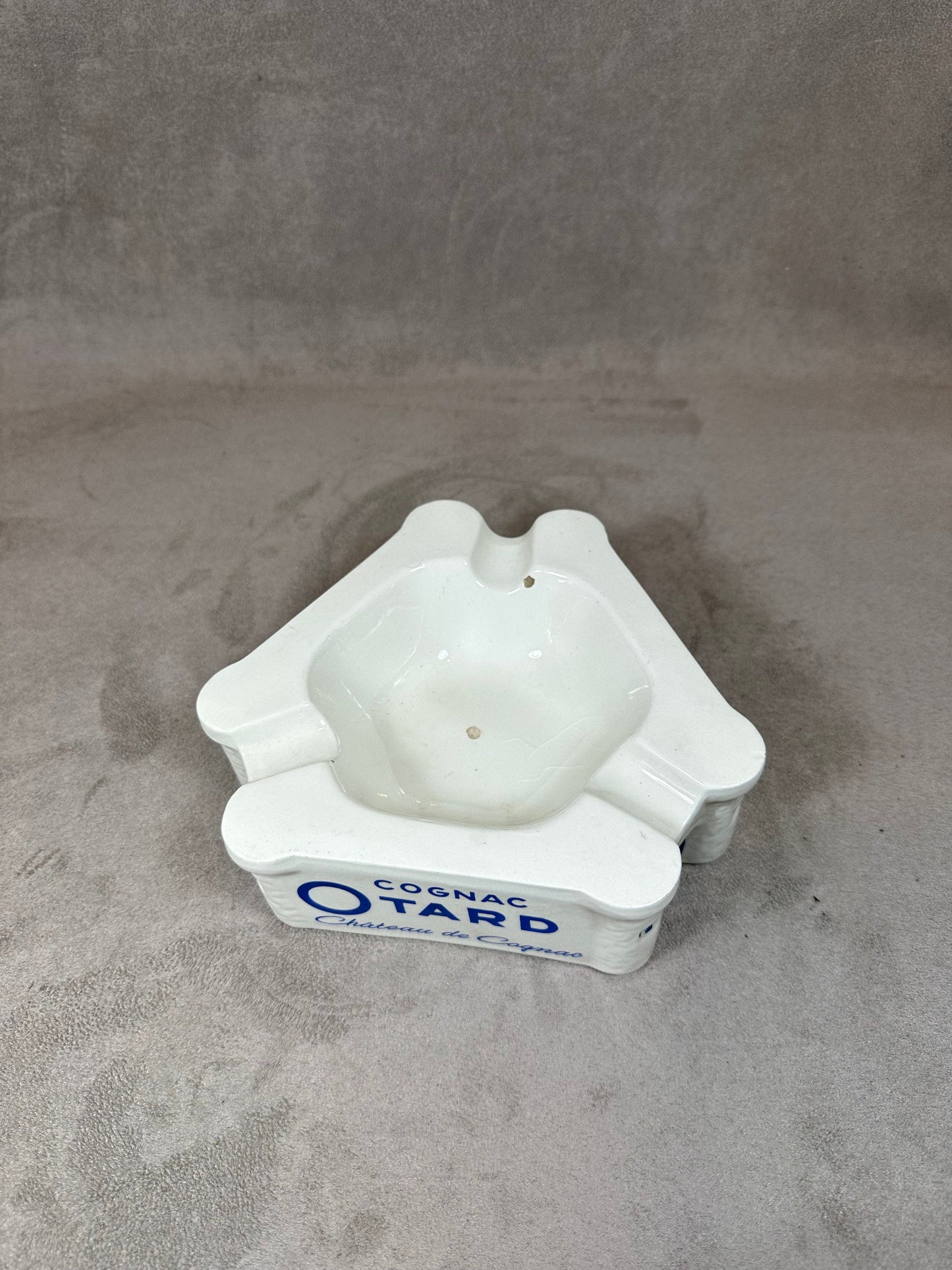 Advertising ashtray in earthenware, Cognac Otard Château de Cognac, By Sarreguemines, Made in France, Vintage 1980