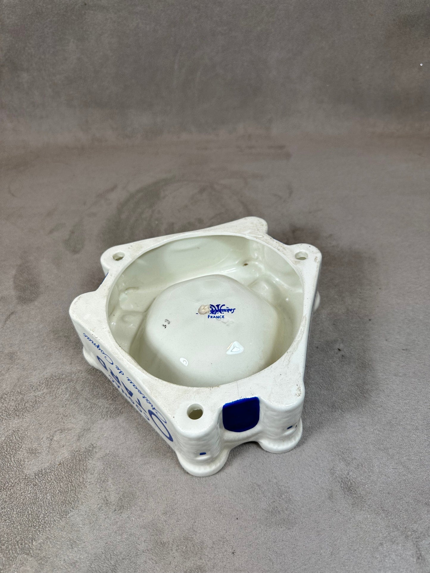 Advertising ashtray in earthenware, Cognac Otard Château de Cognac, By Sarreguemines, Made in France, Vintage 1980