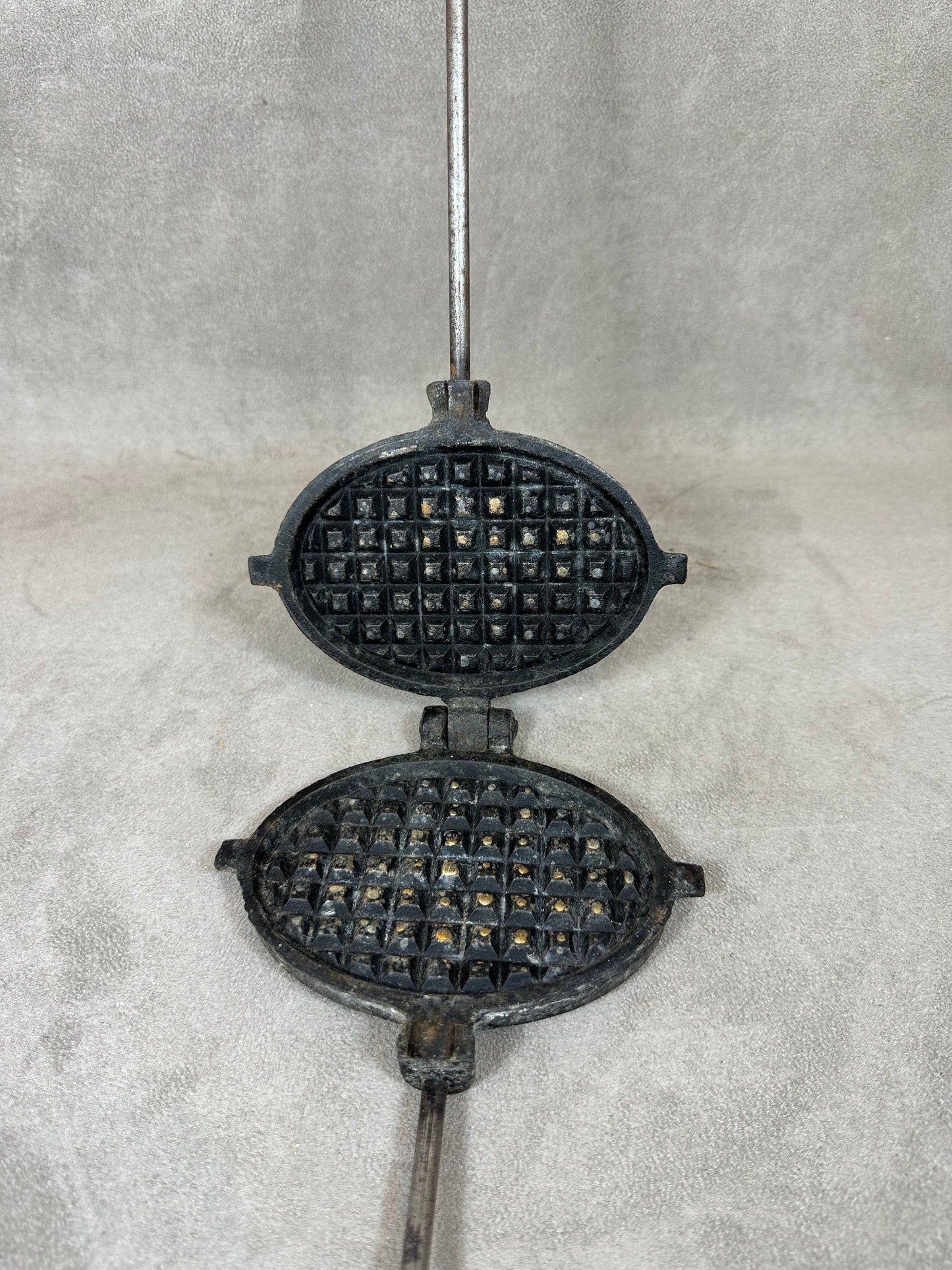 Appareil à gaufre du Nord 1 plaques en fonte avec poignées en bois toasteur ancien Vintage Made in France 1950