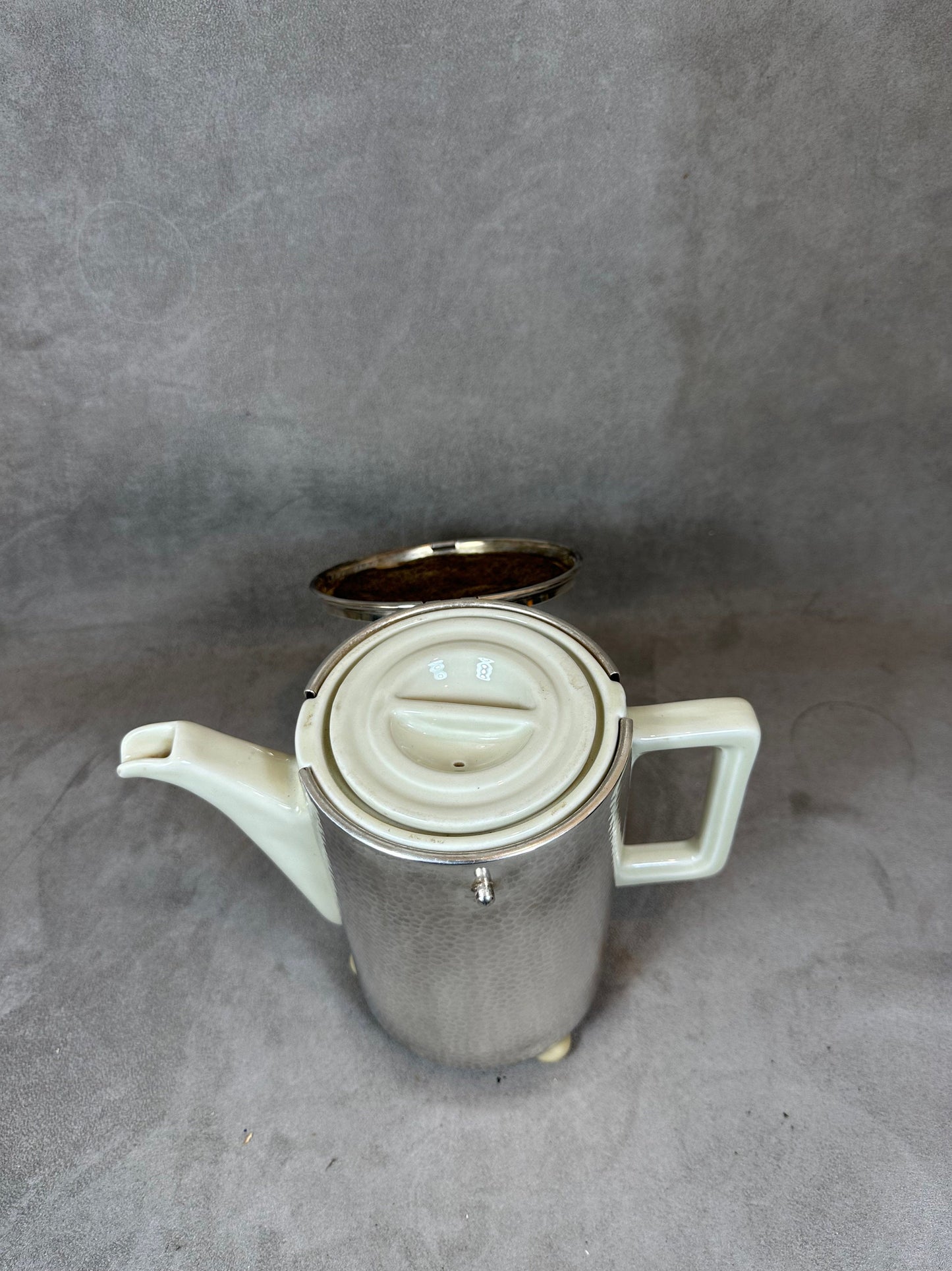 VERY RARE Art Deco Bauhaus Hutschenreuther hammered metal coffee maker WMF Cozy 1 liter 1930