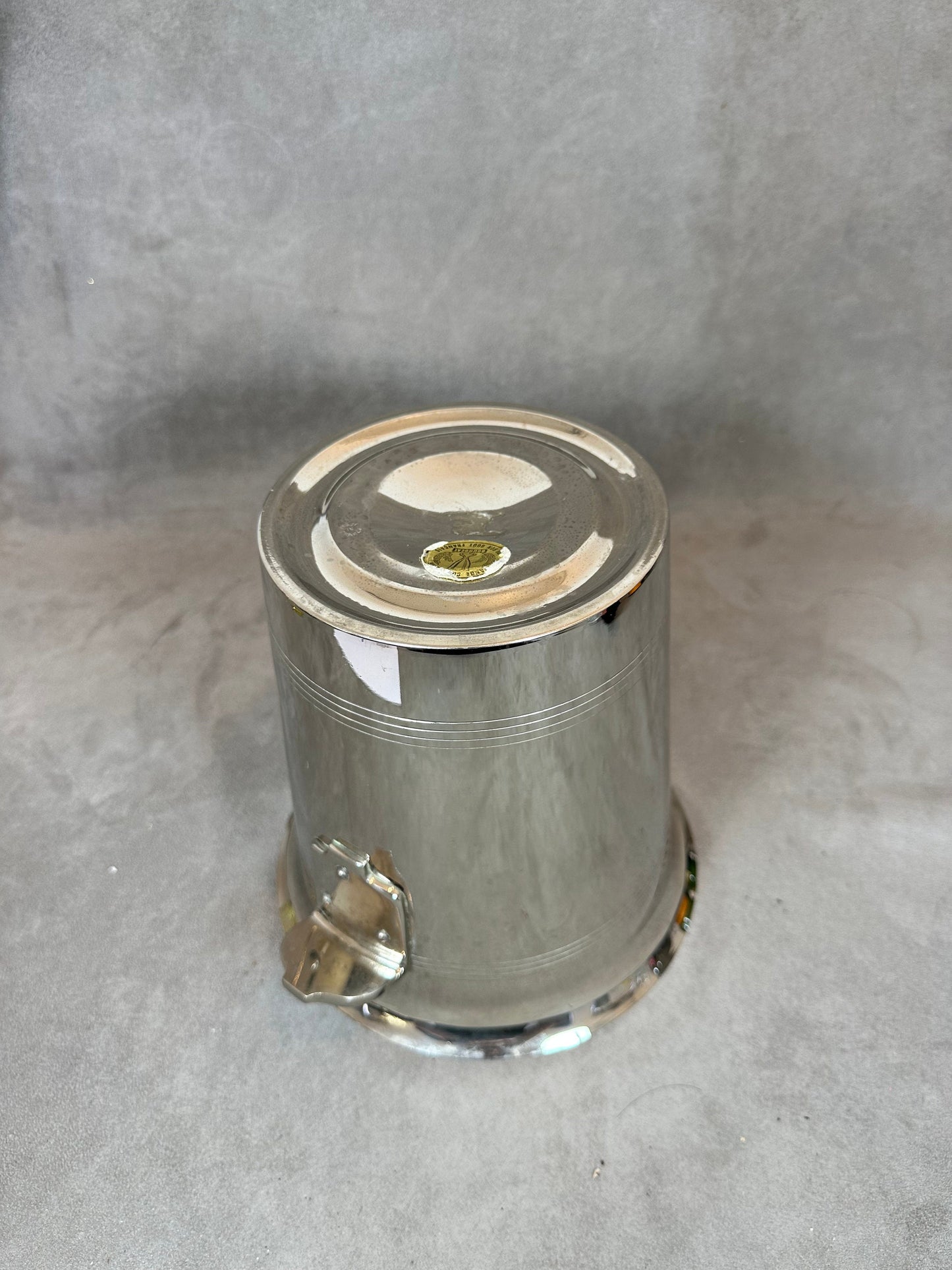 RARE Antique Français refroidisseur de champagne chromé, Fabriqué pour le Champagne GIESLER & Co dans AVIZE.