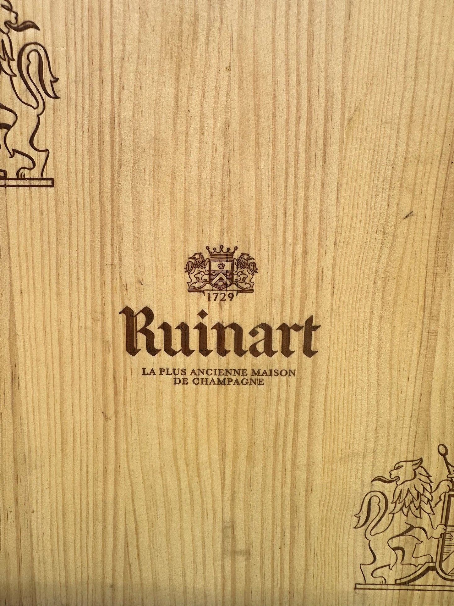 Caisse en bois de champagne Ruinart Brut Made in France Années 1990
