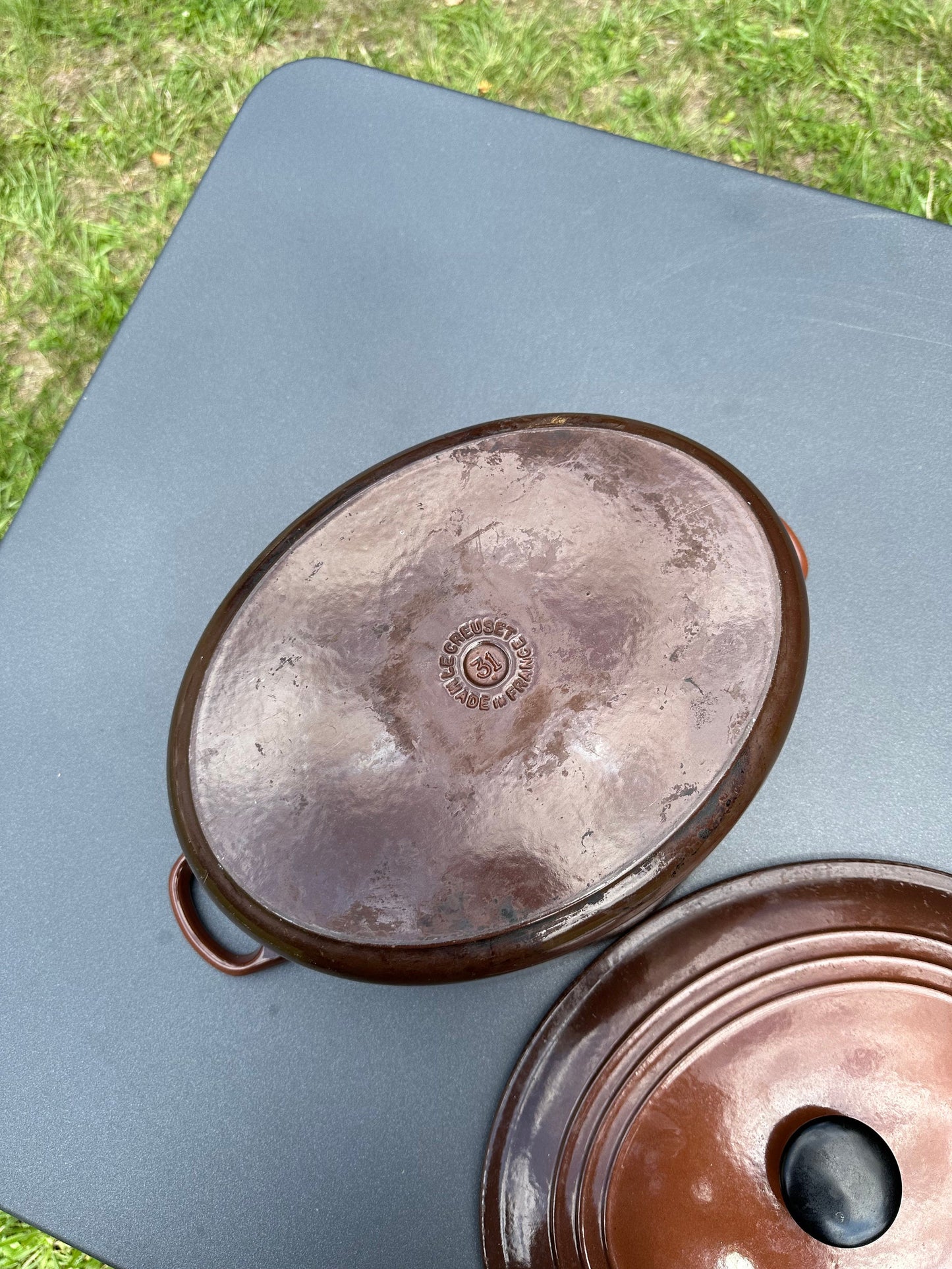 Cocotte en fonte marron Le Creuset Cousance vintage Made in France Années 1980