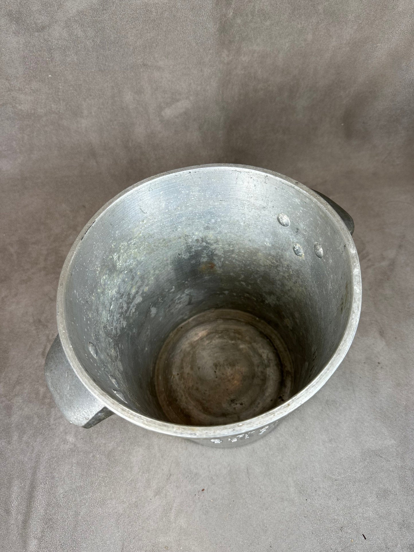 RARE Seau à Champagne en aluminium Champagne Gladiateur Reims maison disparue appartenant à Roederer Années 1930