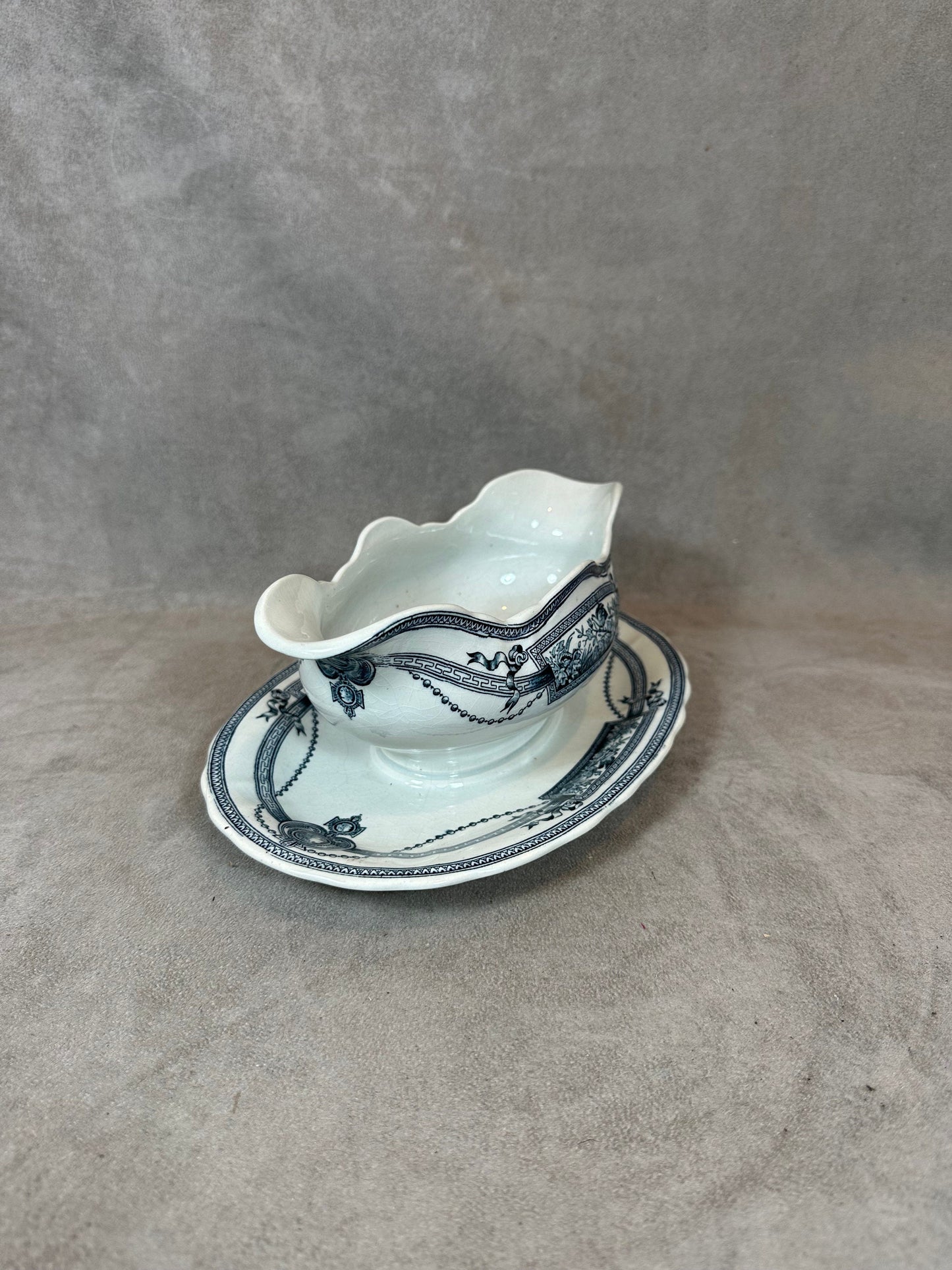 Saucière en Faïence par Saint Amand Hamage Daillon, Made in France, Vintage 1900