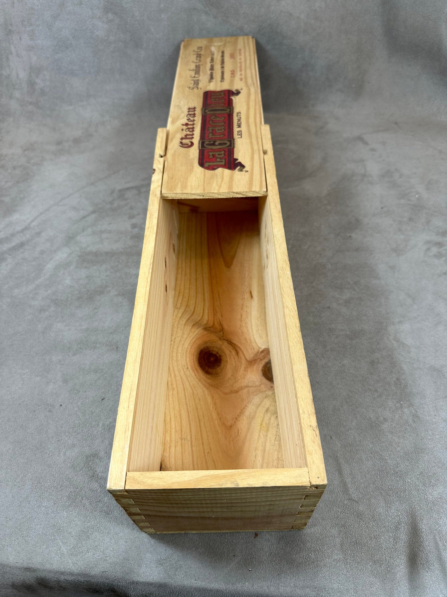 Caisse en bois pour bouteille de vin Chateau La Grace Dieu Saint Emilion Made in France Vintage 2000