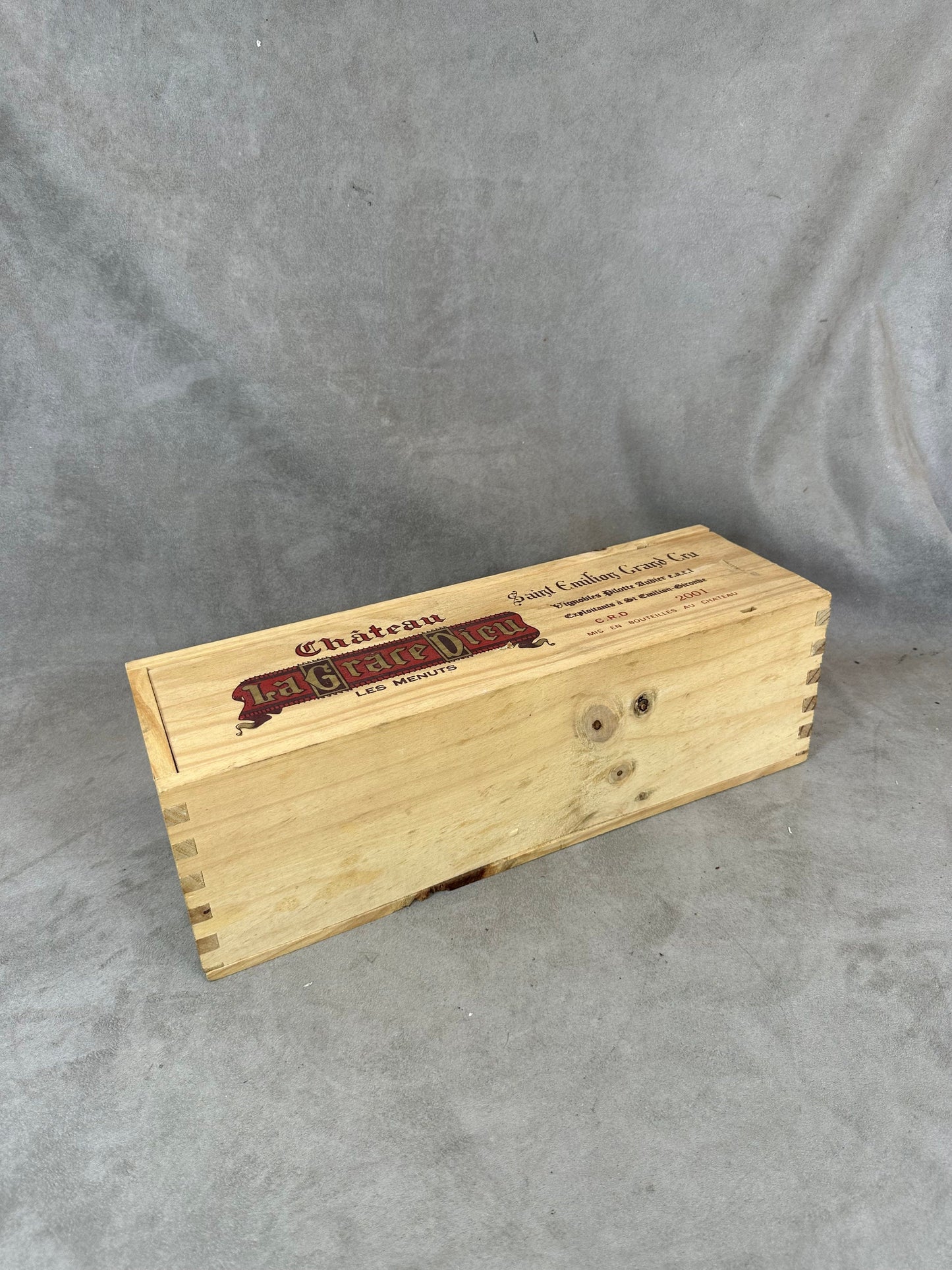 Caisse en bois pour bouteille de vin Chateau La Grace Dieu Saint Emilion Made in France Vintage 2000