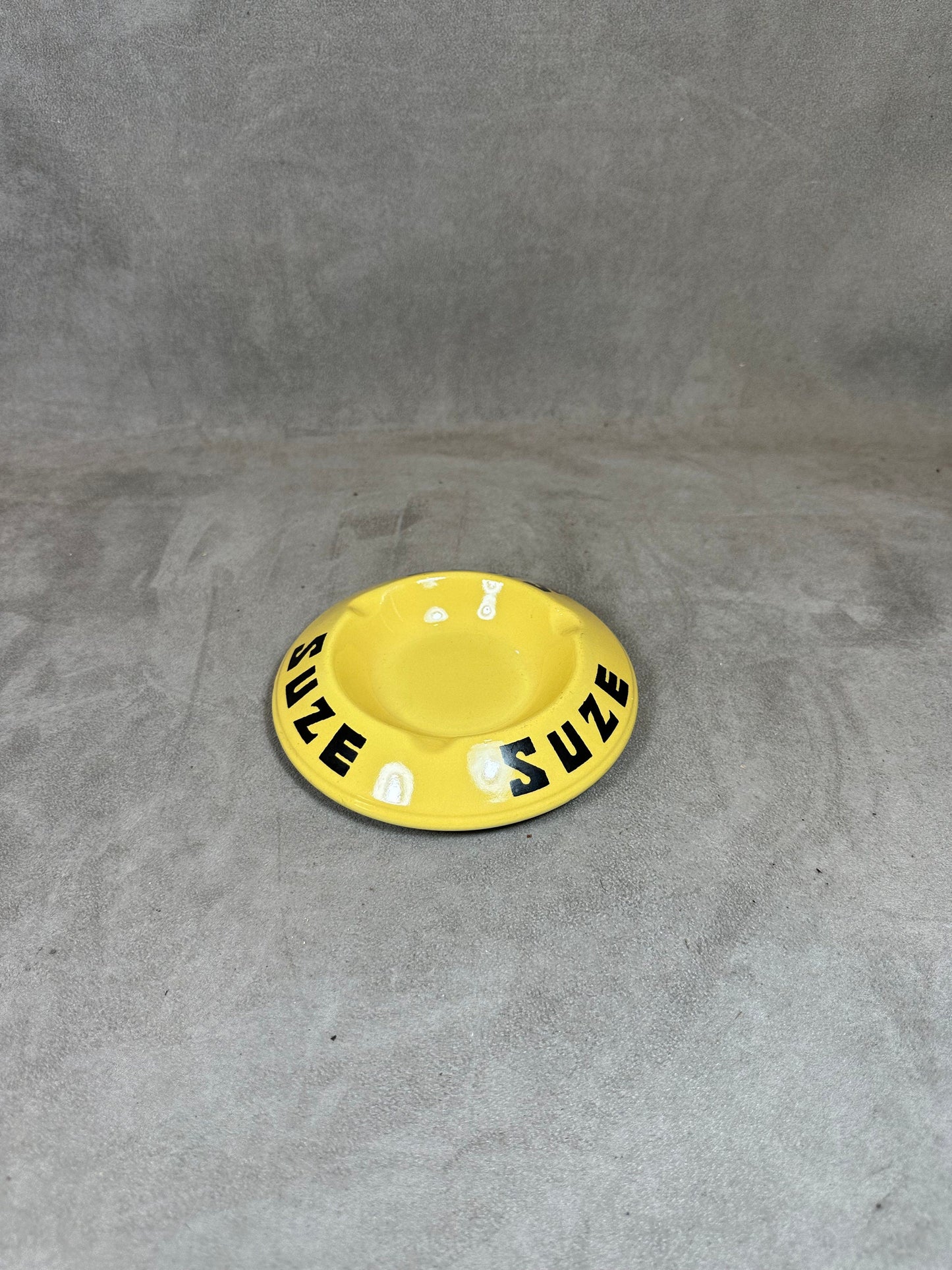 Cendrier en céramique jaune Suze par Moulin des Loups Vintage Made in France