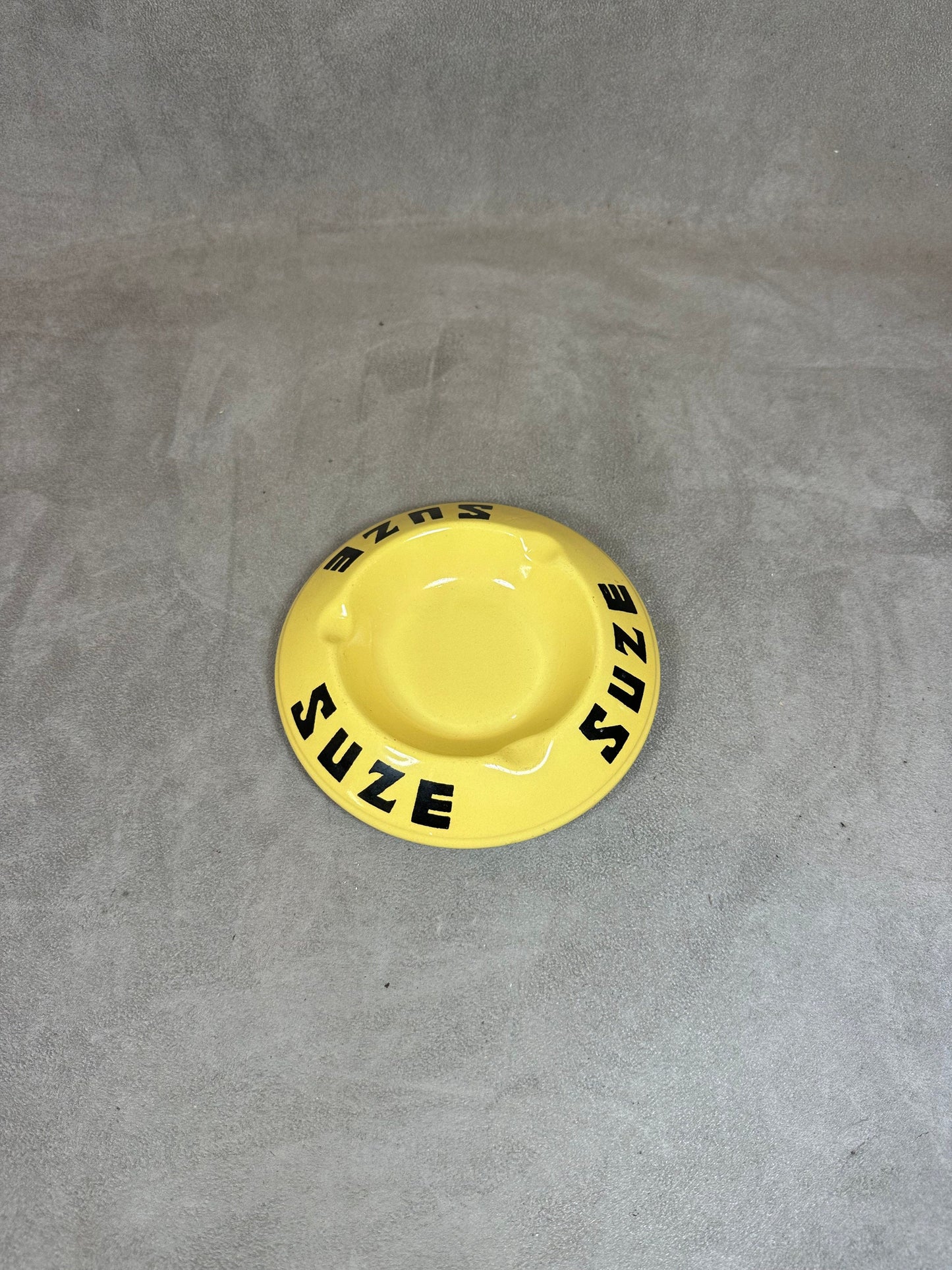 Cendrier en céramique jaune Suze par Moulin des Loups Vintage Made in France