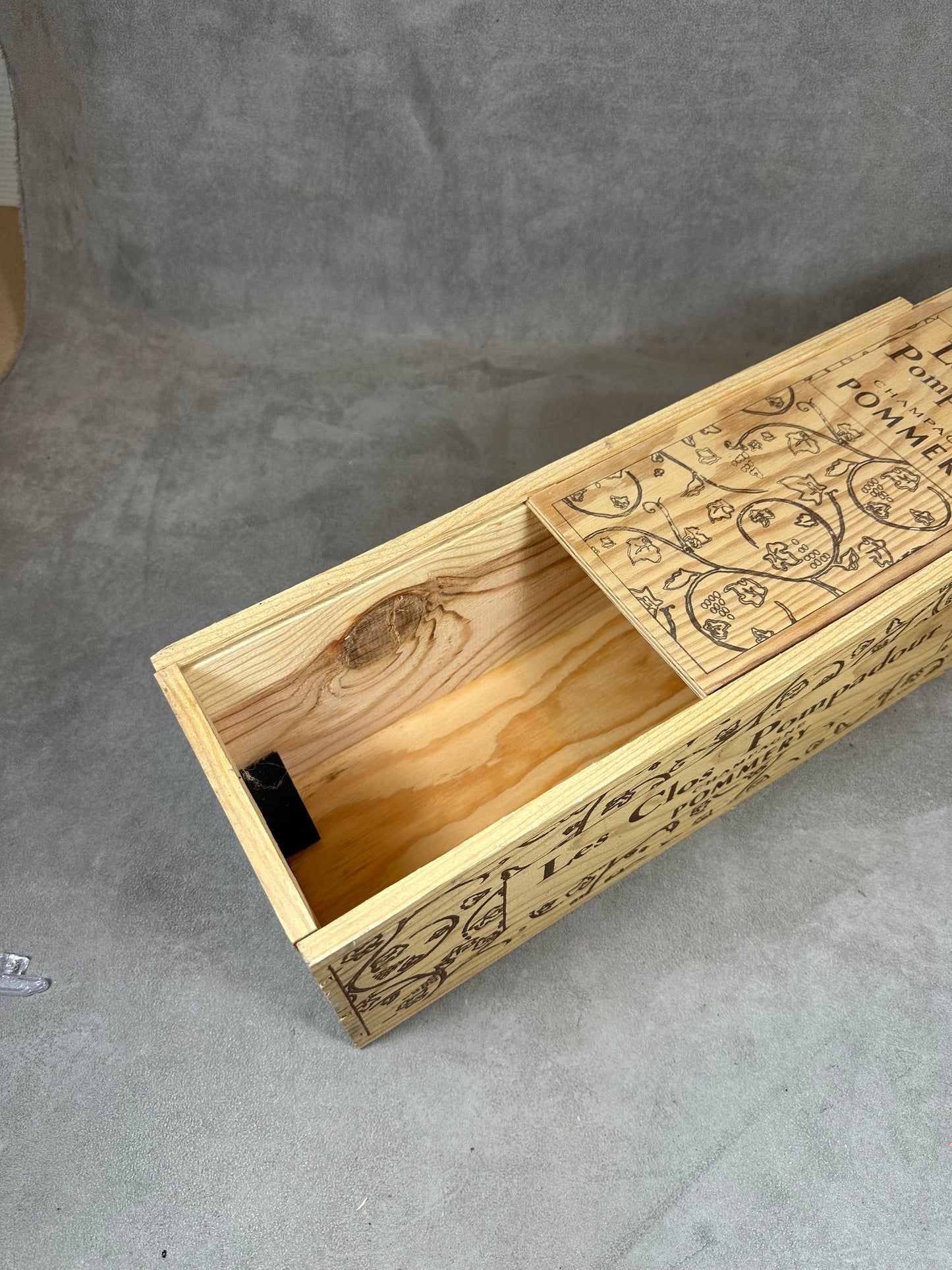 Wooden box for Pommery champagne bottle "Les Clos Pompadour" Made in France 1980s