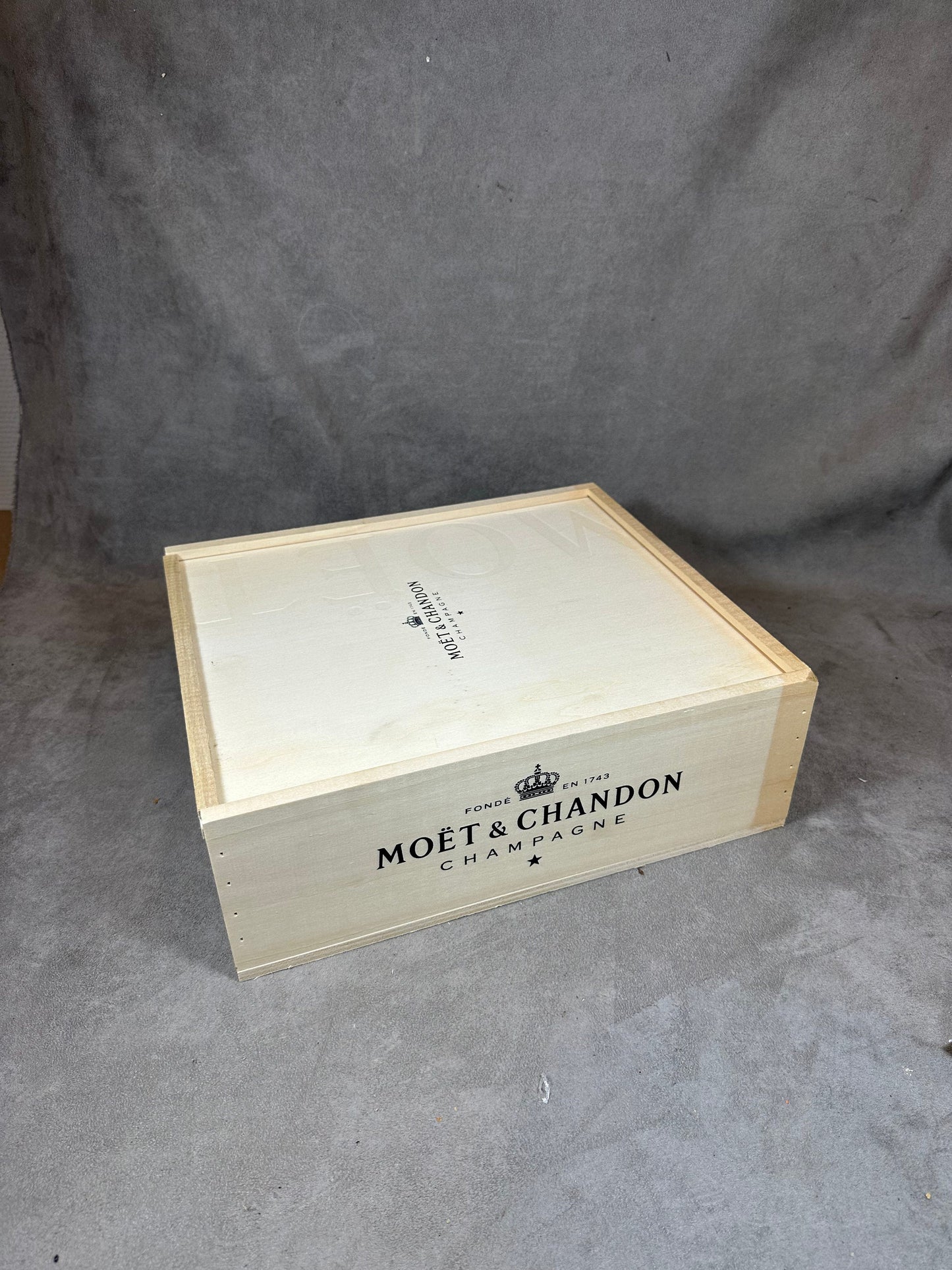 Caisse en bois pour 3 bouteilles de champagne Moet&Chandon Made in France Années 1980