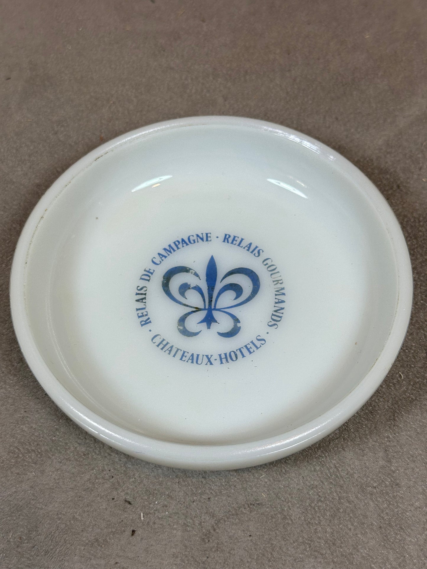 Vintage-Werbeaschenbecher aus Glas aus den 1970er Jahren von Relais & Châteaux de Campagne