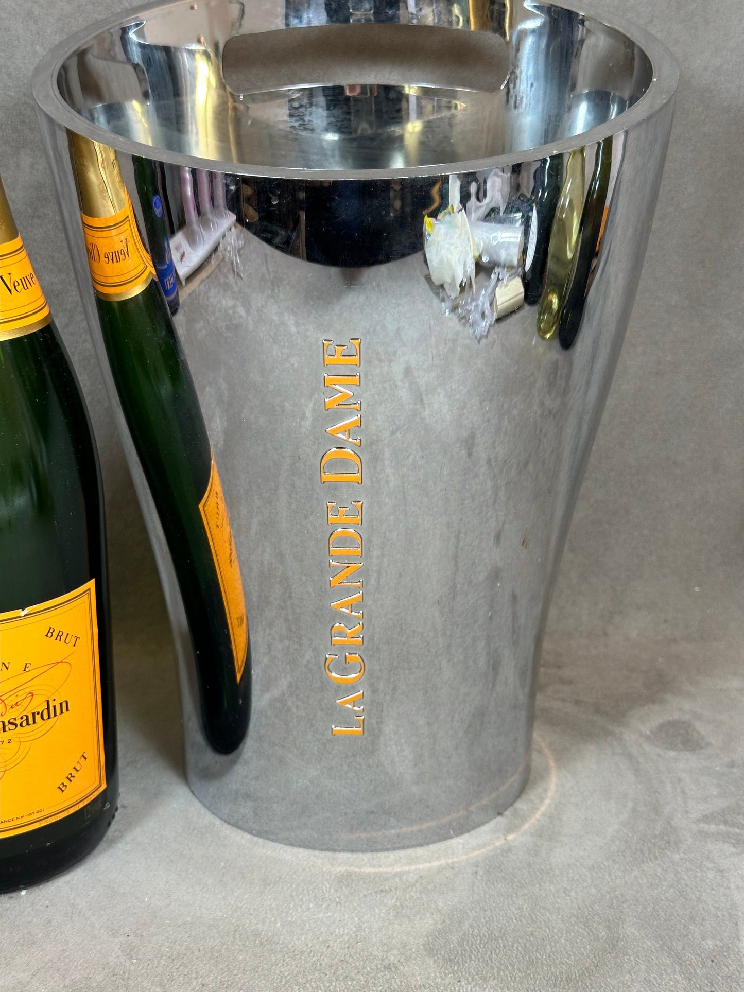 Veuve Clicquot seau La Grande Dame seau acrylique miroir Christophe Pillet pour bouteille de champagne Champagne Made in France
