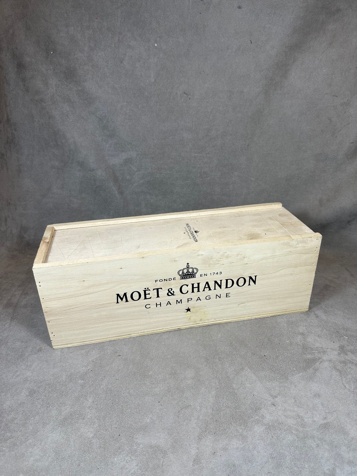 Wooden box for Moet&Chandon champagne bottles Made in France 1980s