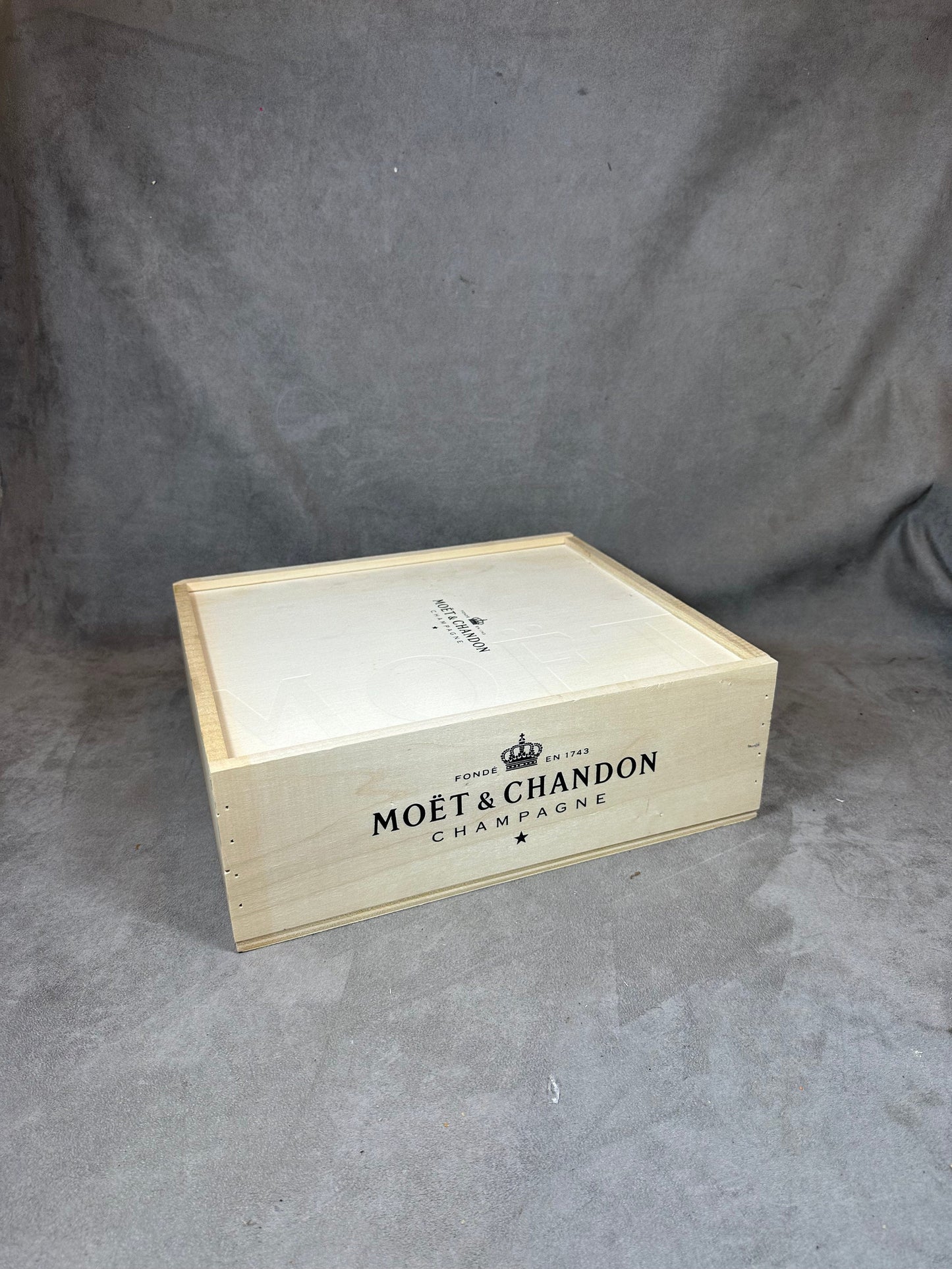 Caisse en bois pour 3 bouteilles de champagne Moet&Chandon Made in France Années 1980
