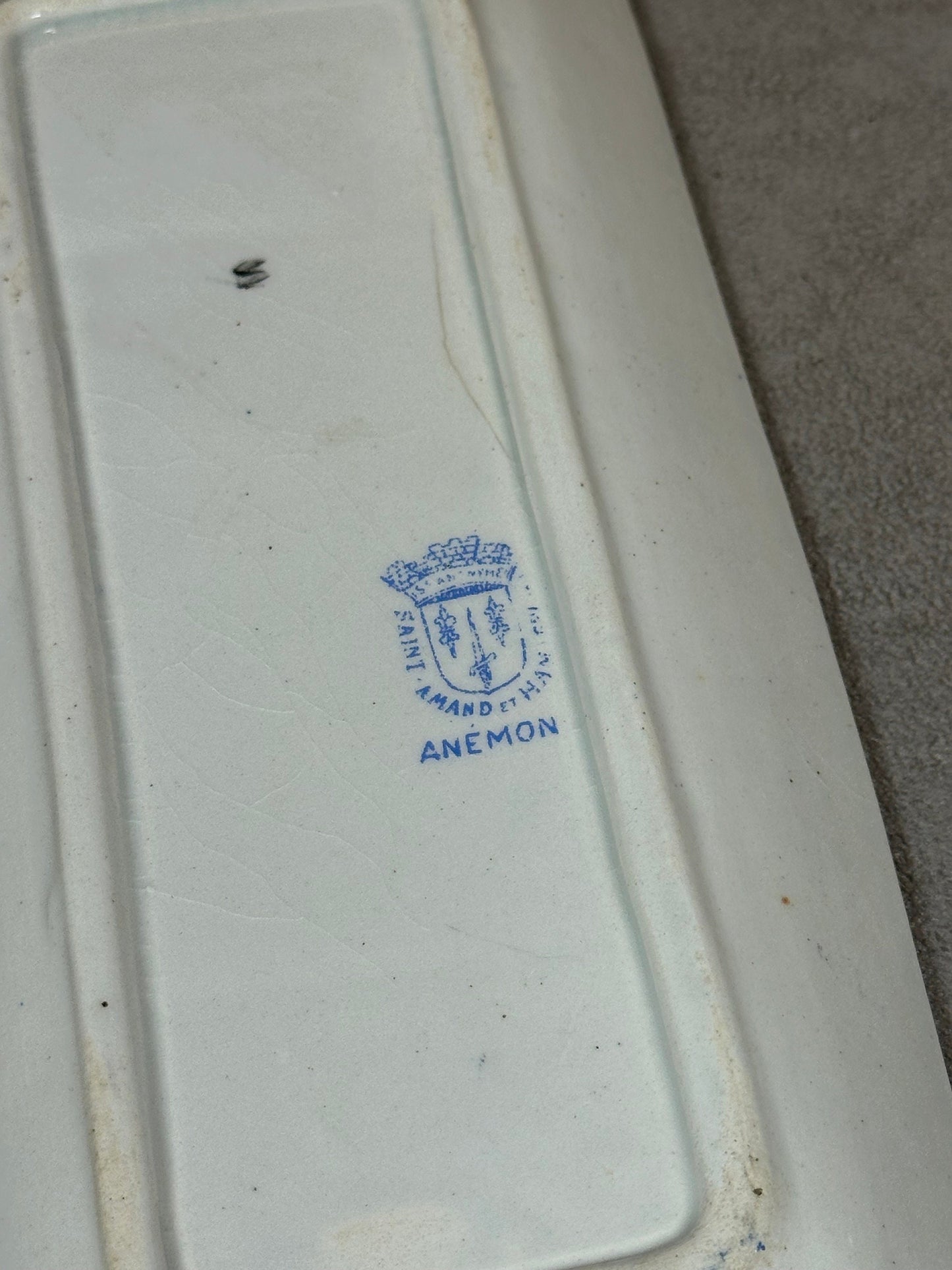 Saint-Amand earthenware soap dish ANEMONE line made in France