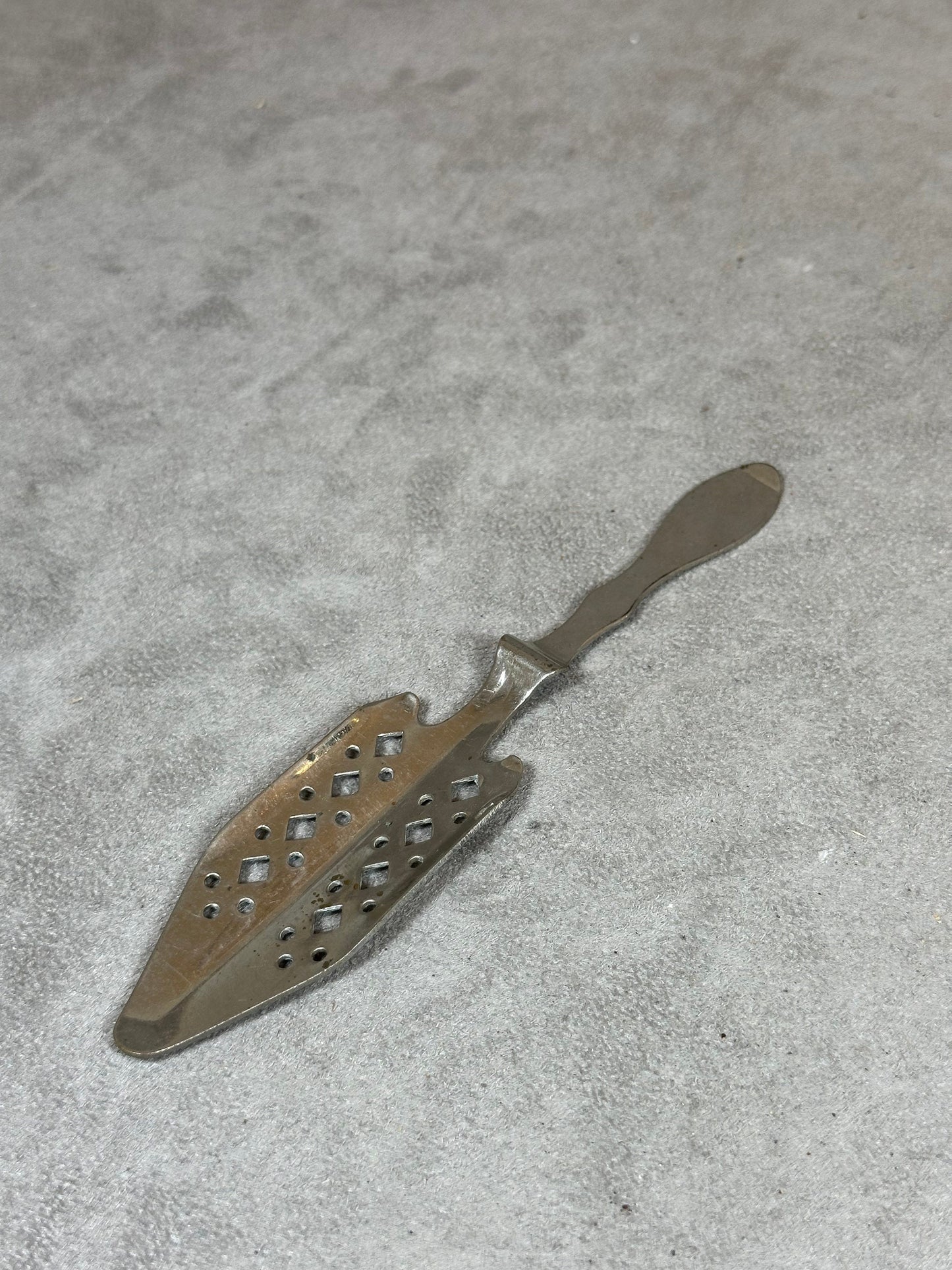 Ancienne cuillère à absinthe en metal extra blanc vintage 1900 Made in France