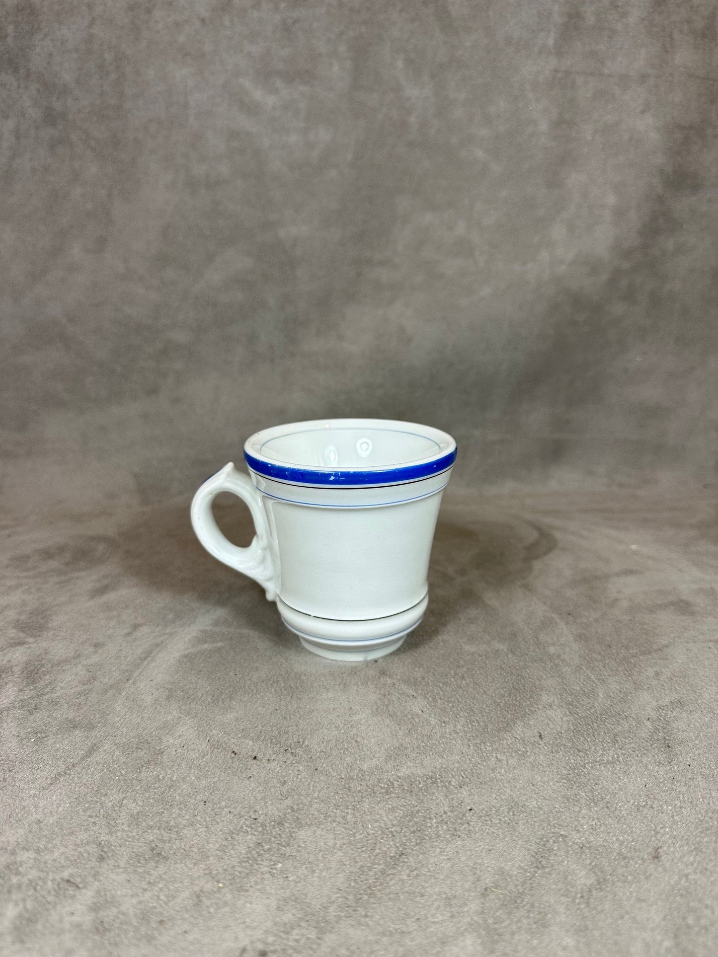 Tasse Brulot ancienne en faience blanche et bleu vintage Made in France Années 1920