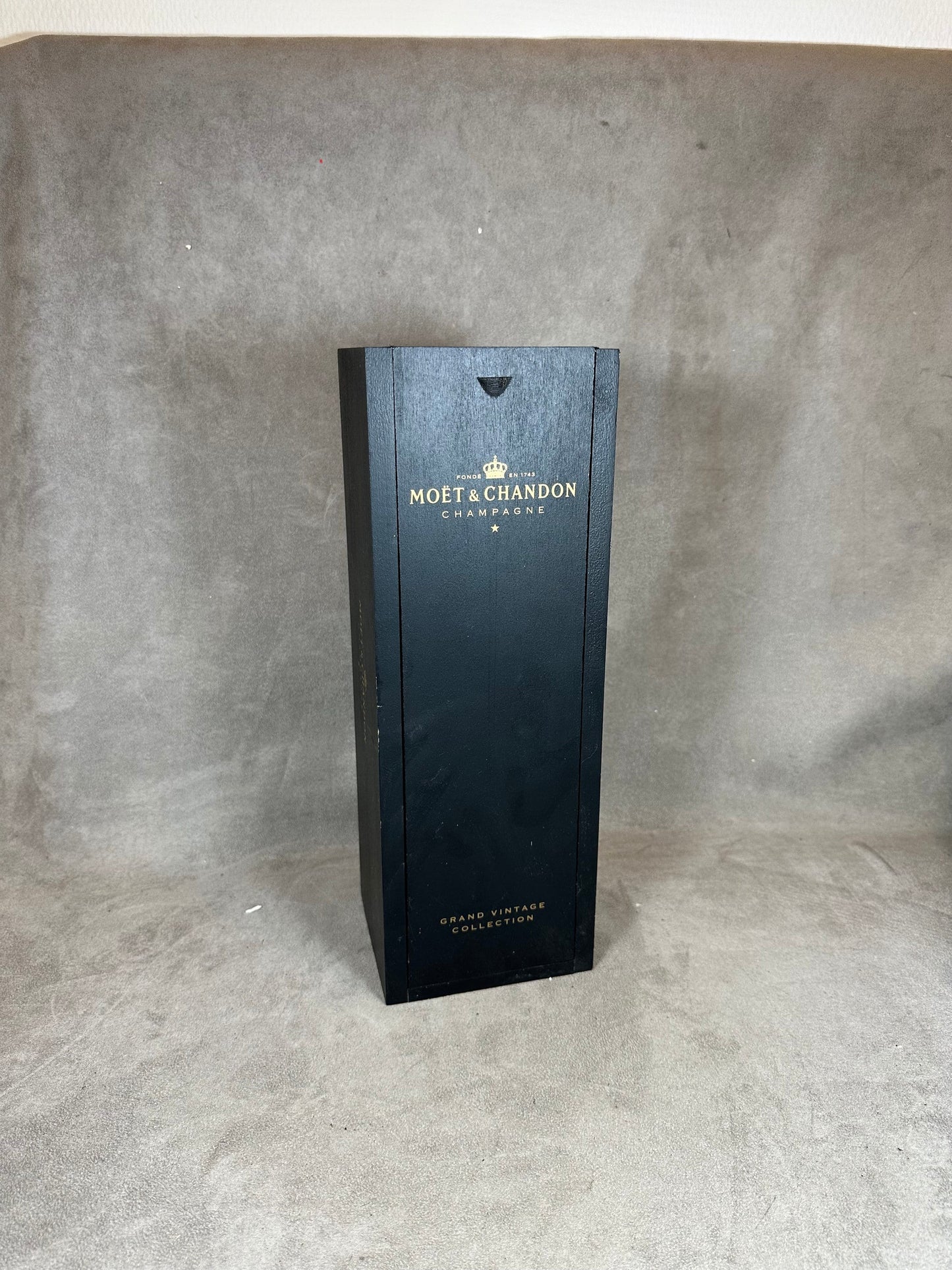 RARE Caisse en bois pour bouteilles de champagne Moet&Chandon Grand Vintage Collection Made in France Années 2008