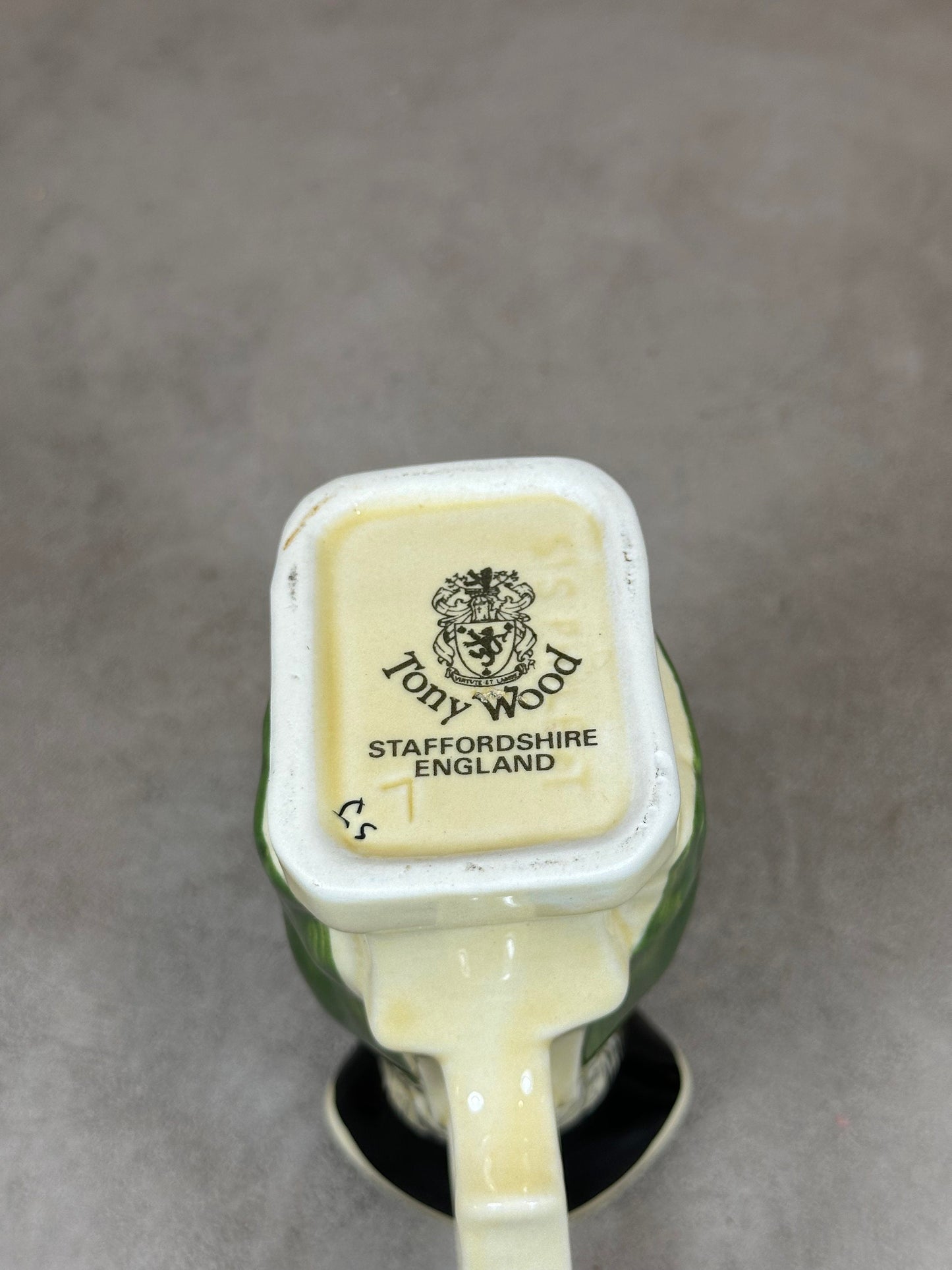 RARE Cruche anthropomorphe Toby Jug Tony Wood vintage Staffordshire Made in England 1950