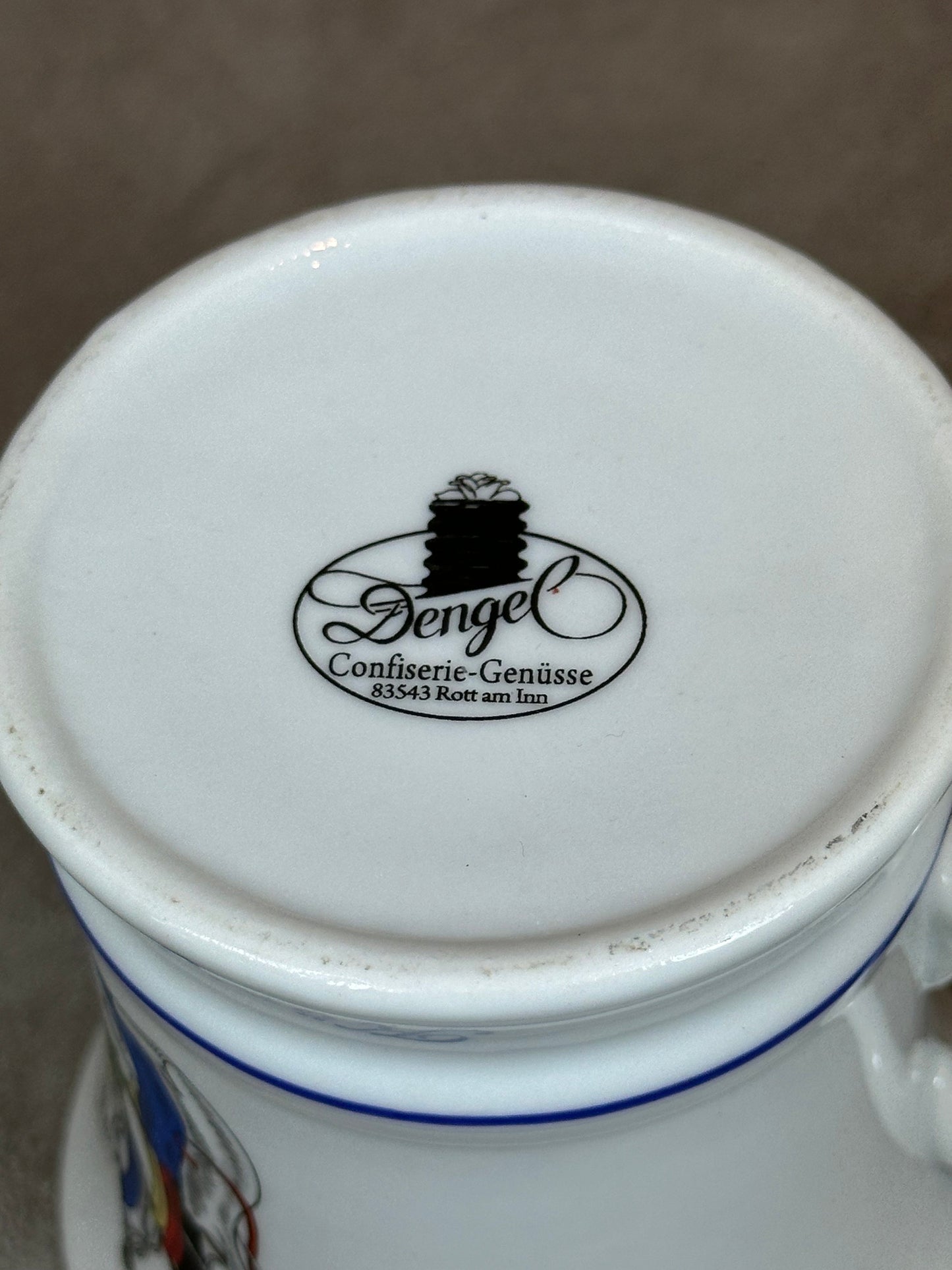 Tasse à Café Royale Bavaroise en Porcelaine de la Confiserie Genüsse Dengel, Motif blason royal Bavarois, Vintage 1980