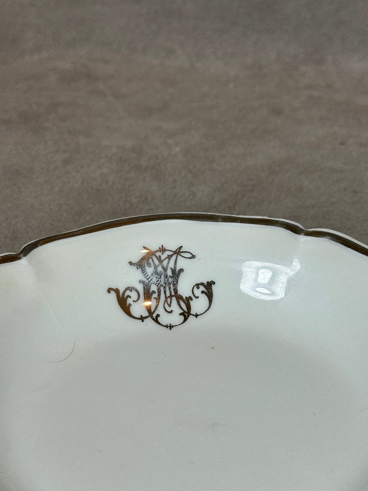 Porzellan-Aschenbecher von Raflin Limoges, MT-Monogramm, Hergestellt in Frankreich, Vintage 1980