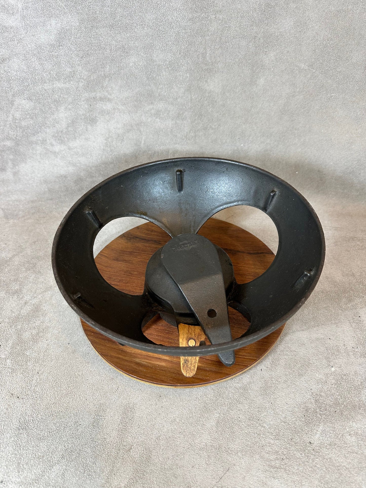 Appareil a fondue vintage en fonte emaillée avec ses 6 fourchettes Le Creuset Made in France