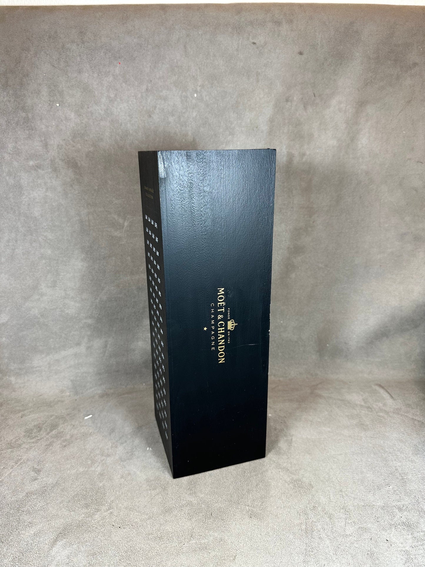 RARE Caisse en bois pour bouteilles de champagne Moet&Chandon Grand Vintage Collection Made in France Années 2008