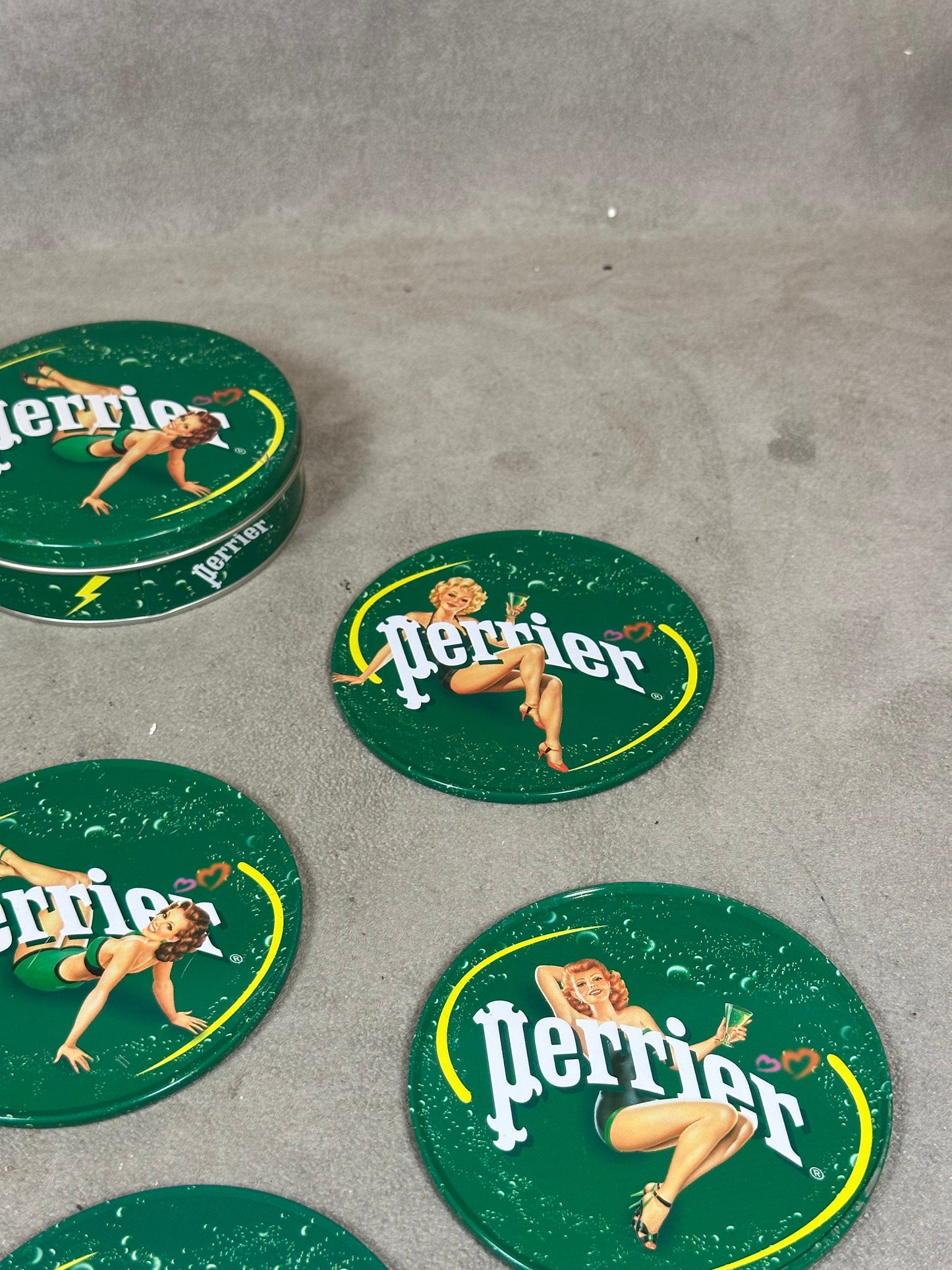 Set Perrier de 6 sous verres vintage made in France Années 1980