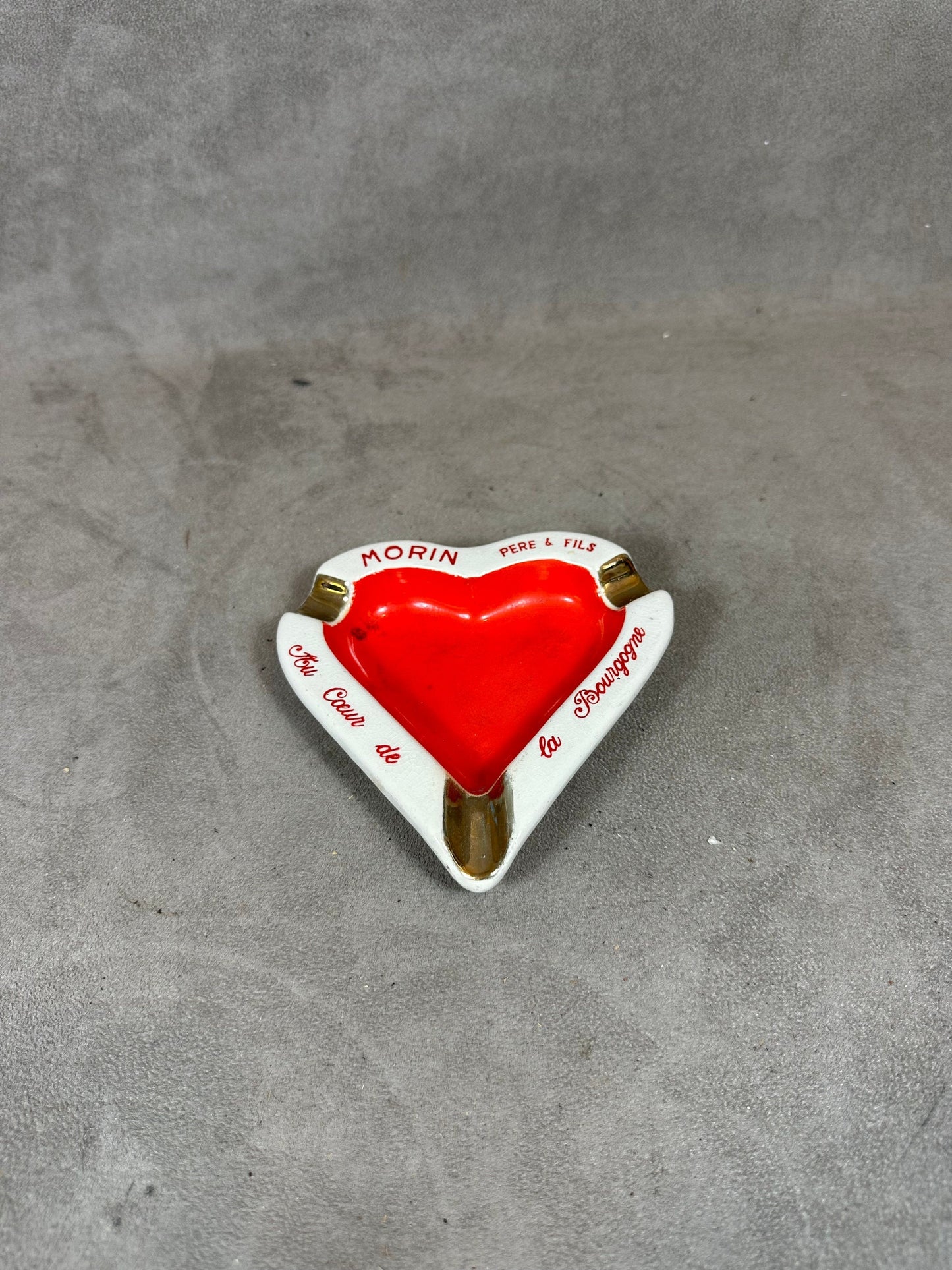 RARE Cendrier vintage rouge et blanc Morin Pere & Fils en forme de coeur Made in France Moulin des Loups Années 1960