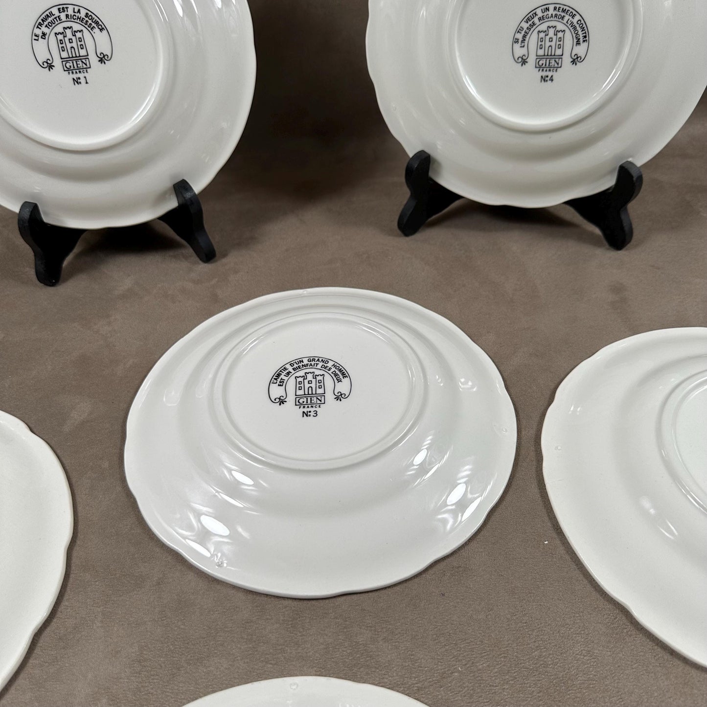 RARE GIEN série de 6 assiettes parlantes rébus en céramique vintage Made in France