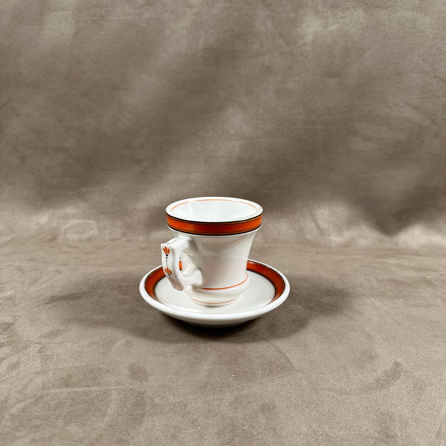 Tasse Brulot ancienne en faience blanche et orange vintage Made in France Années 1920