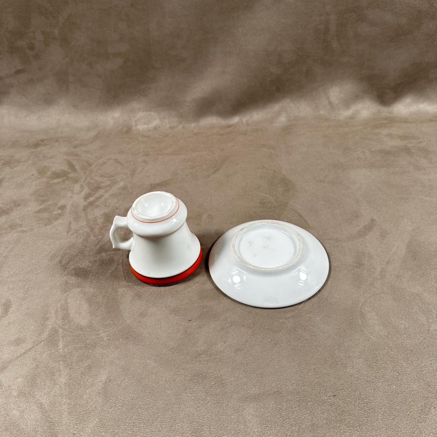 Tasse Brulot ancienne en faience blanche et orange vintage Made in France Années 1920