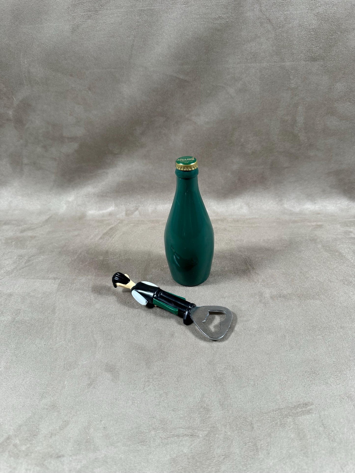 Set of 2 Perrier plastic bottle openers with bottle and waiter decoration Made in France 1980s