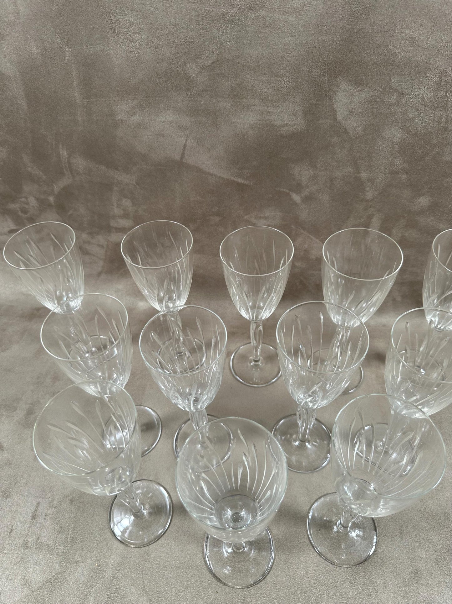 VERY RARE Magnifique lot de 12 verres DAUM en cristal modèle Suroy vintage avec boite d'origine Made in France Années 1960