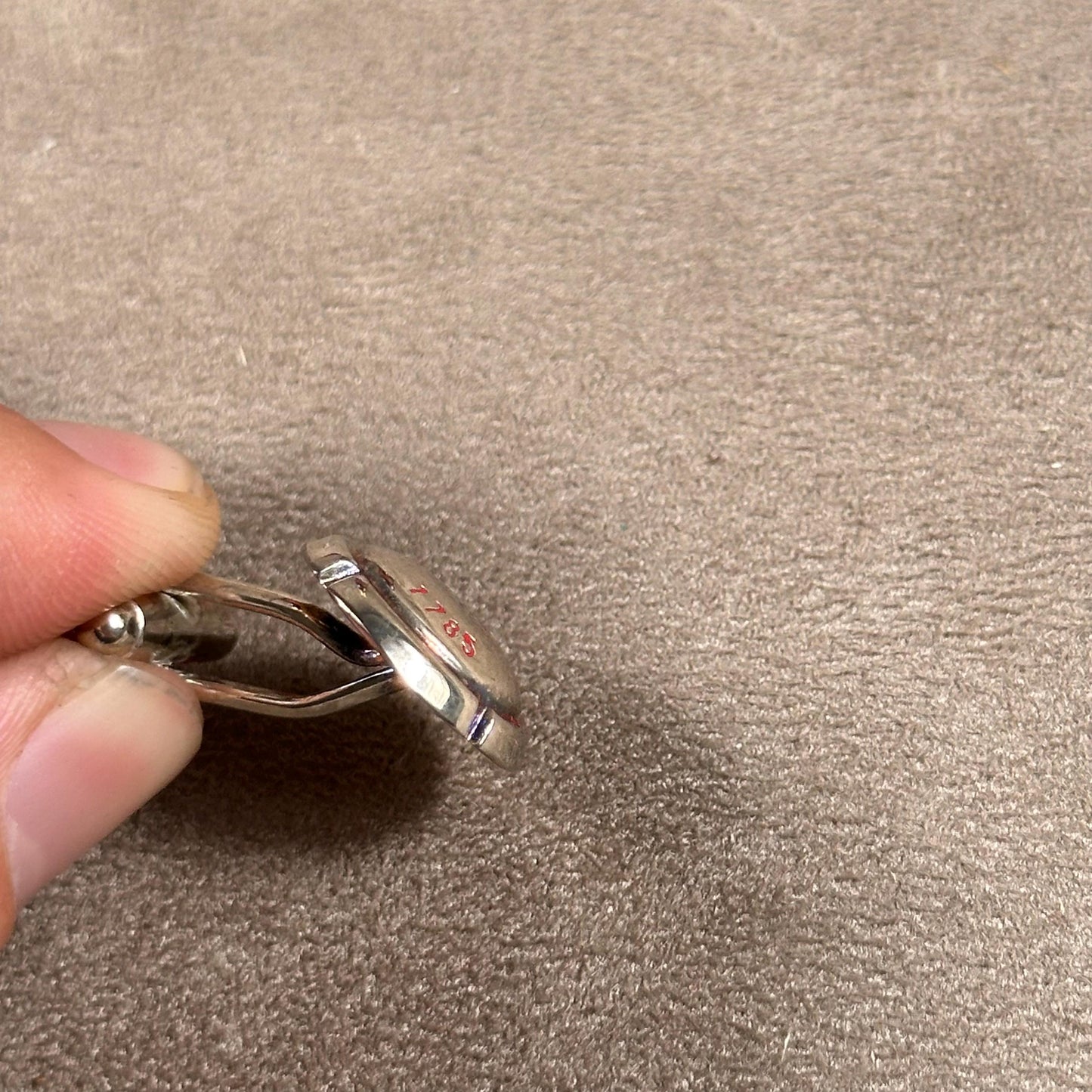 Paar Manschettenknöpfe von Piper Heidsieck aus Stahl in Form eines Champagnerkorkens. Hergestellt in Frankreich.