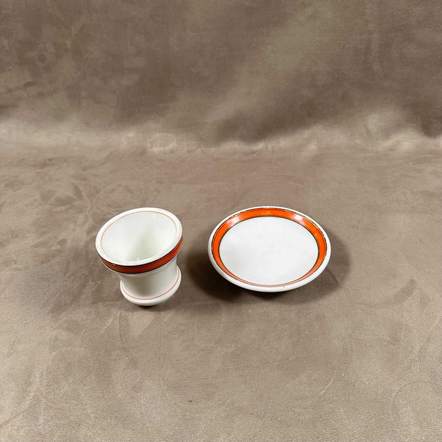 Tasse Brulot ancienne en faience blanche et orange vintage Made in France Années 1920