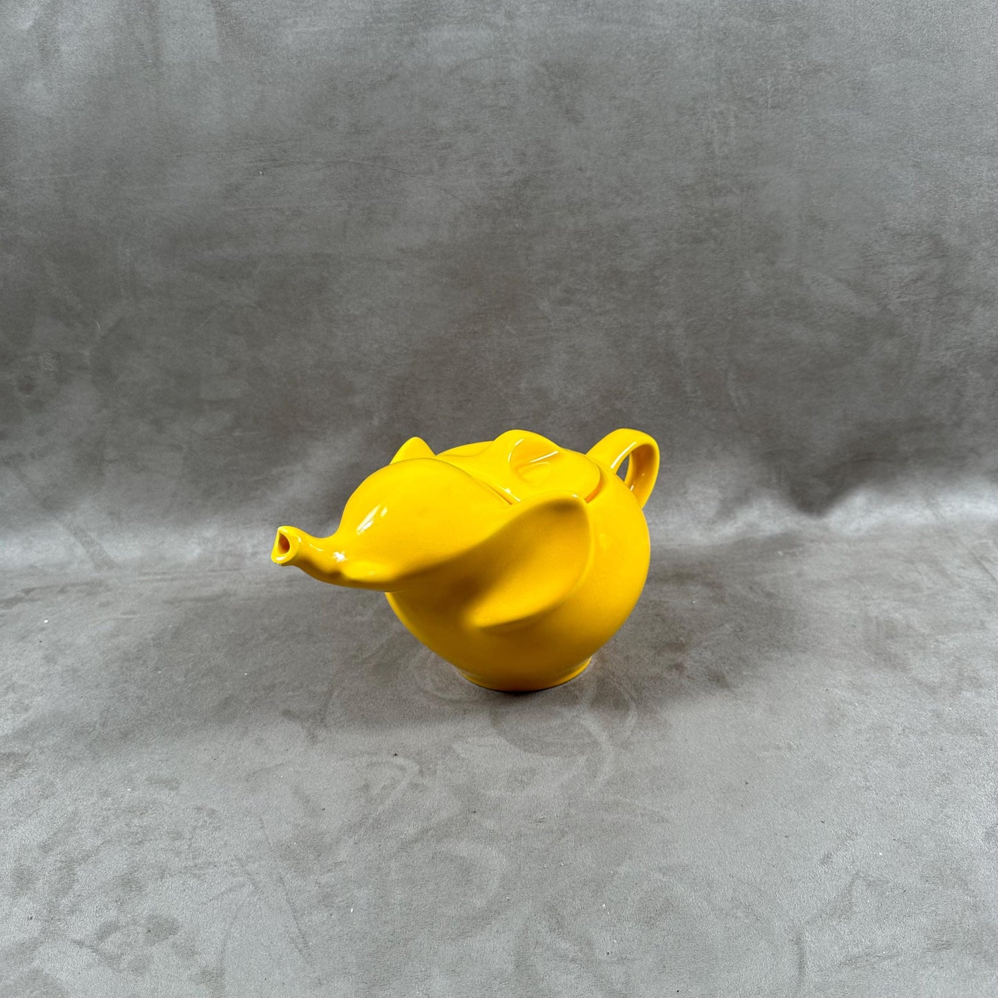 Théière en céramique jaune en forme d'éléphant Made in France