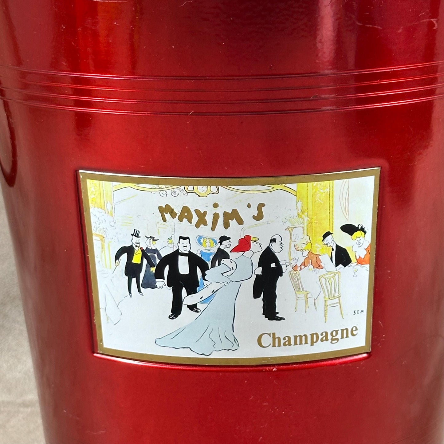 Seau à Champagne en aluminium émaillé rouge Maxim's de Paris Années 1970