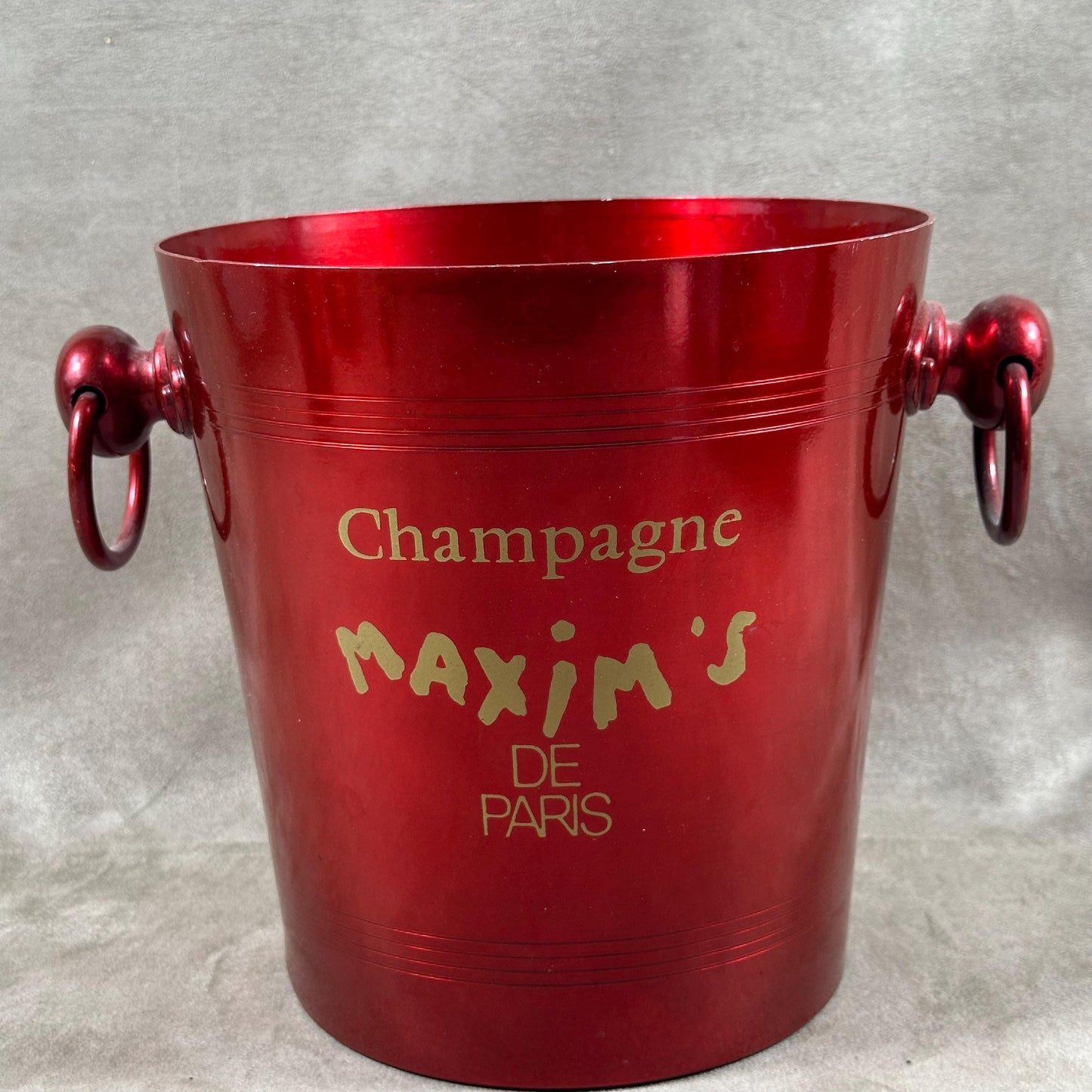 Seau à Champagne en aluminium émaillé rouge Maxim's de Paris Années 1970