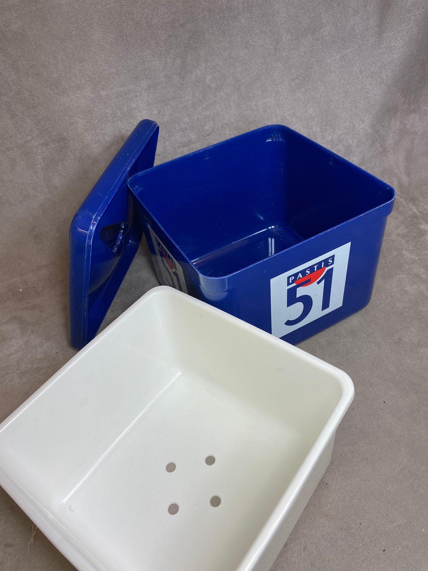 Seau à glace Pastis 51 en plastique bleu Made in England Vintage 1970