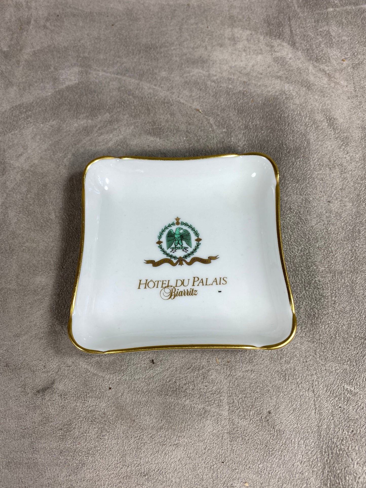 Apilco Porzellan Werbeaschenbecher, Hôtel du Palais Biarritz, von Yves Deshoulières, Made in France, Vintage 1980