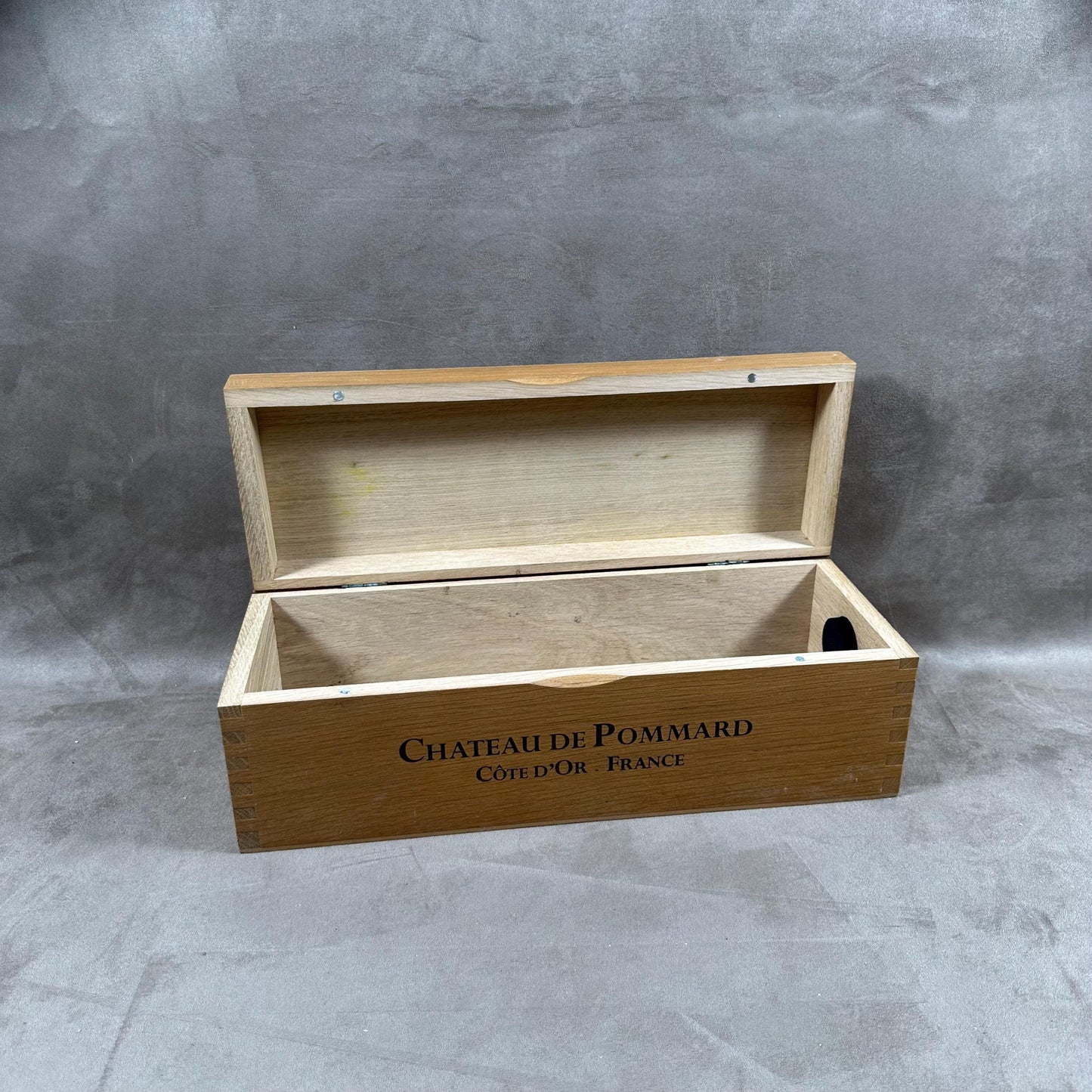 Caisse en bois pour bouteille de vin Chateau Pommard Cuvée Simone 2011 Made in France