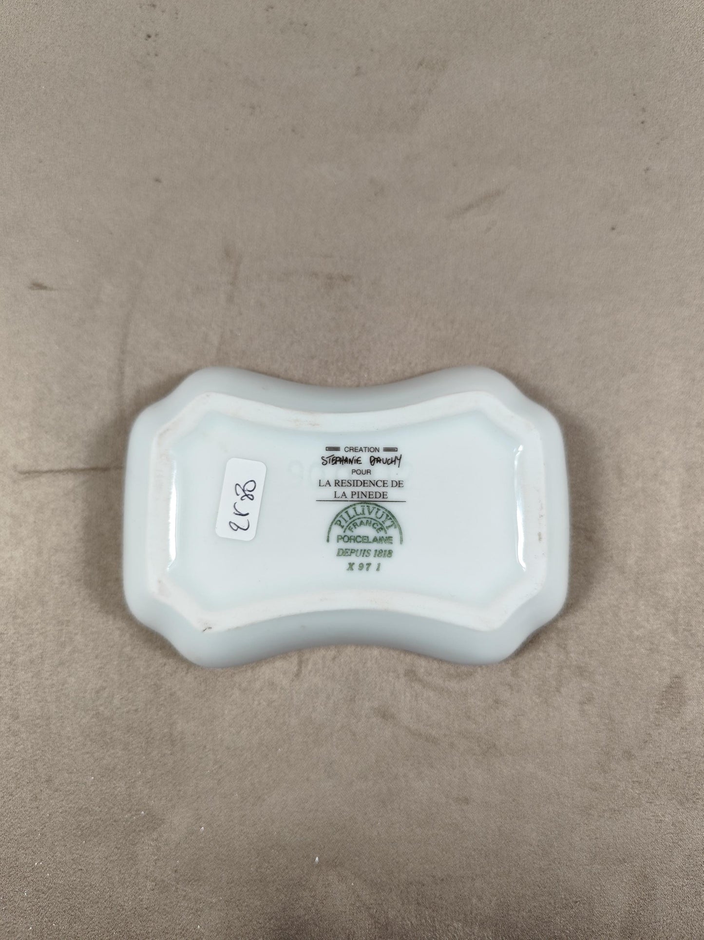 Cendrier publicitaire porcelaine ST TROPEZ pour la Résidence de la Pinède par Stephanie Bauchy vintage 1980