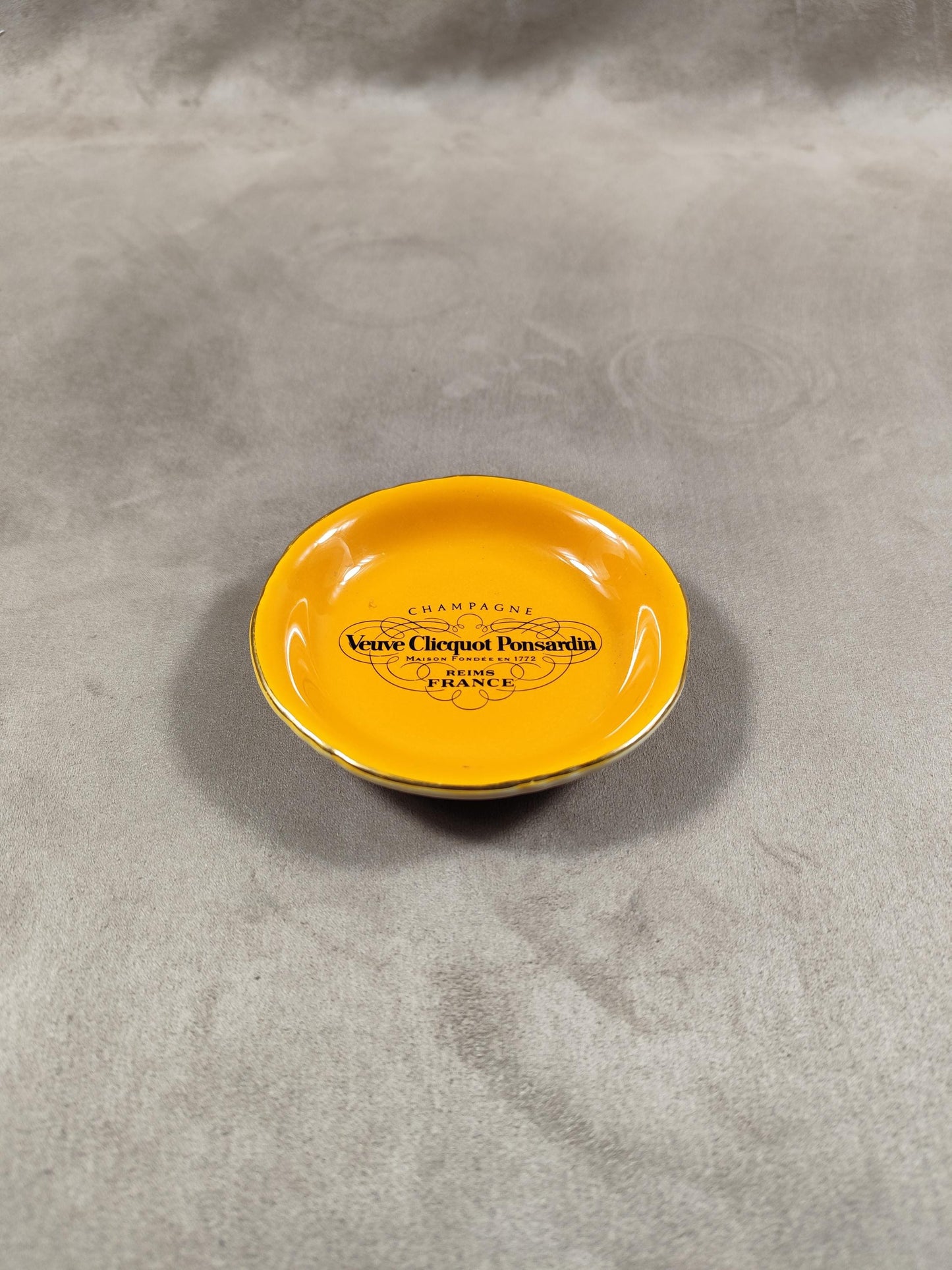 Cendrier vide-poche Champagne Veuve Clicquot Ponsardin faïence Villenauxe Reims France vintage